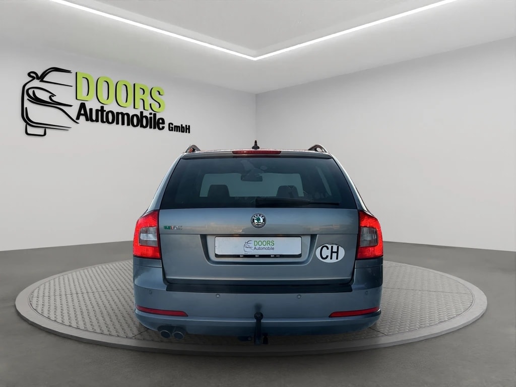 SKODA Octavia Combi 2.0 TDI RS DSG-image-3
