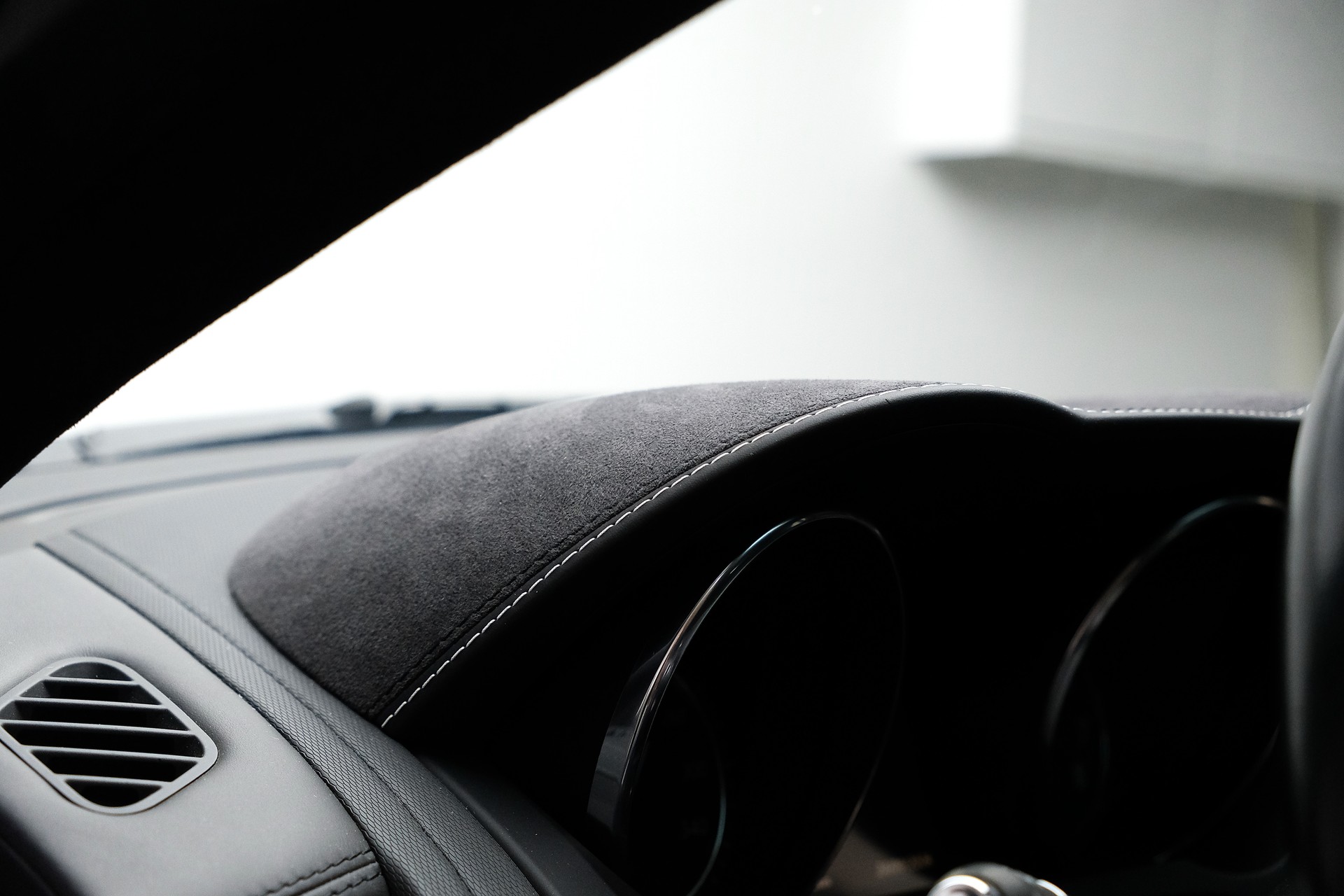 JAGUAR F-Type Coupé R 5.0 V8 S/C AWD-image-23