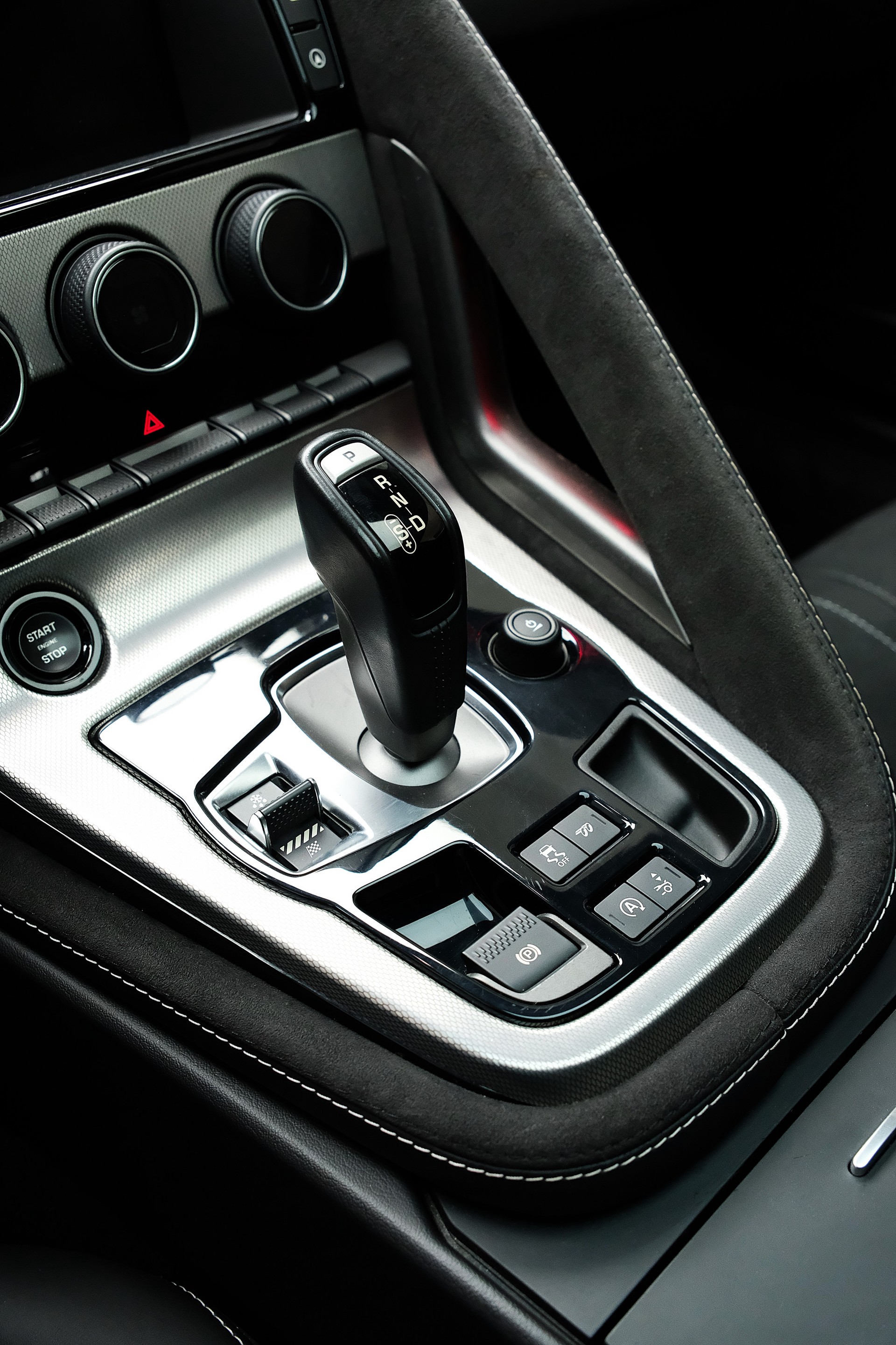 JAGUAR F-Type Coupé R 5.0 V8 S/C AWD-image-19