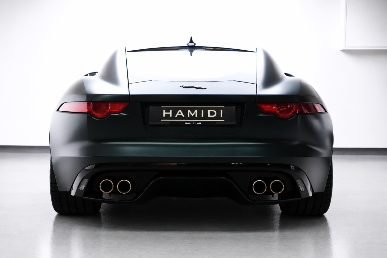 JAGUAR F-Type Coupé R 5.0 V8 S/C AWD-image-4
