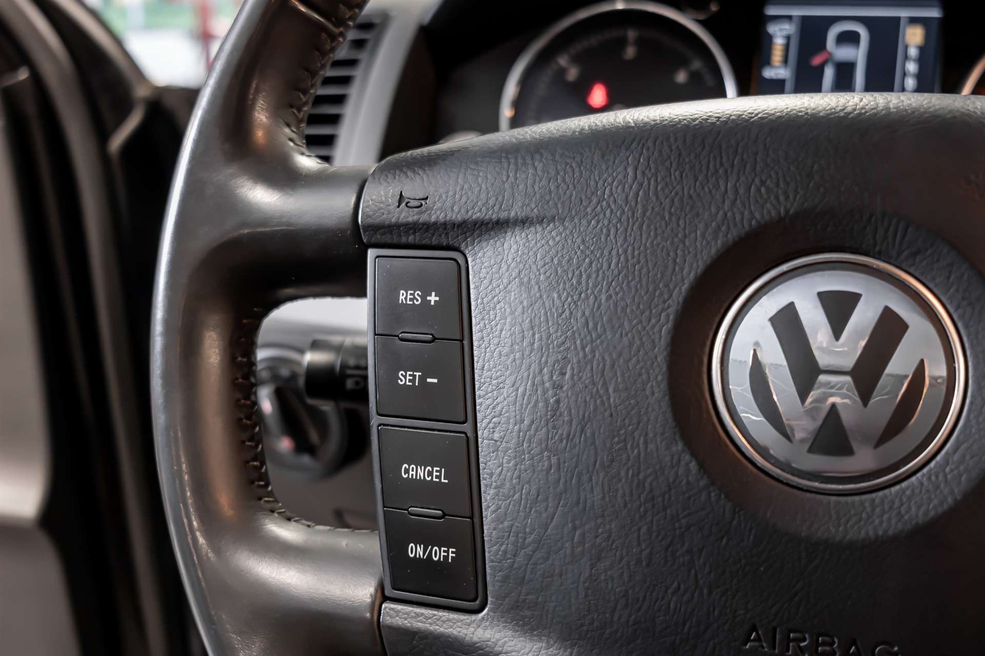 VW Touareg 5.0 TDI V10 Automatic-image-7