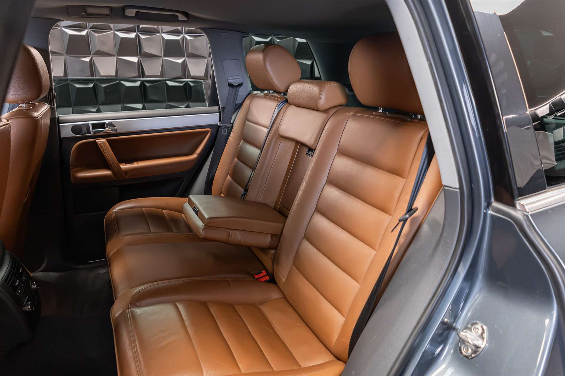 VW Touareg 5.0 TDI V10 Automatic-image-23