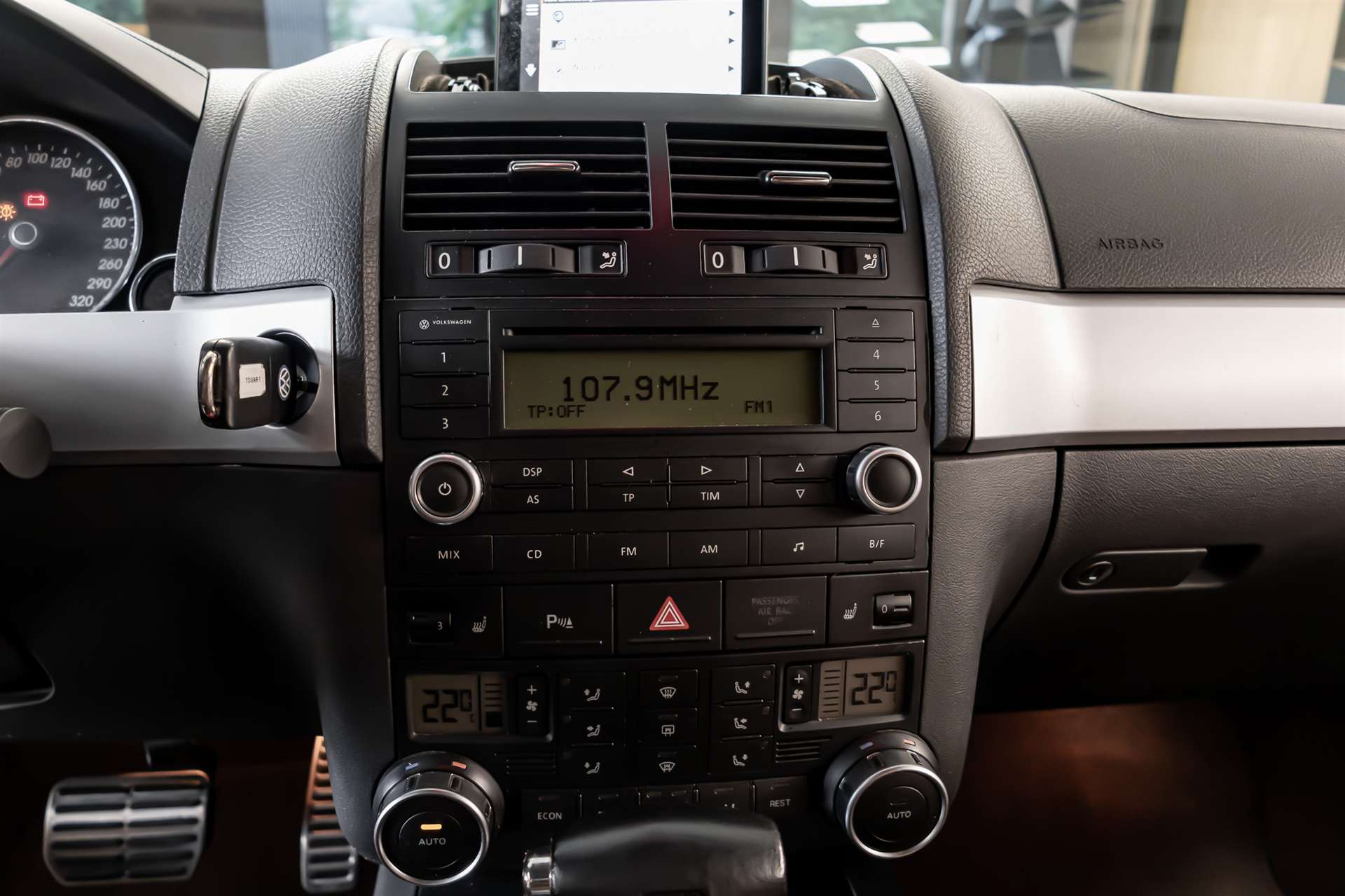 VW Touareg 5.0 TDI V10 Automatic-image-17
