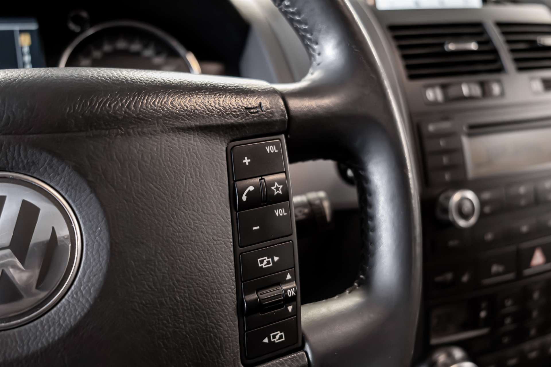 VW Touareg 5.0 TDI V10 Automatic-image-8