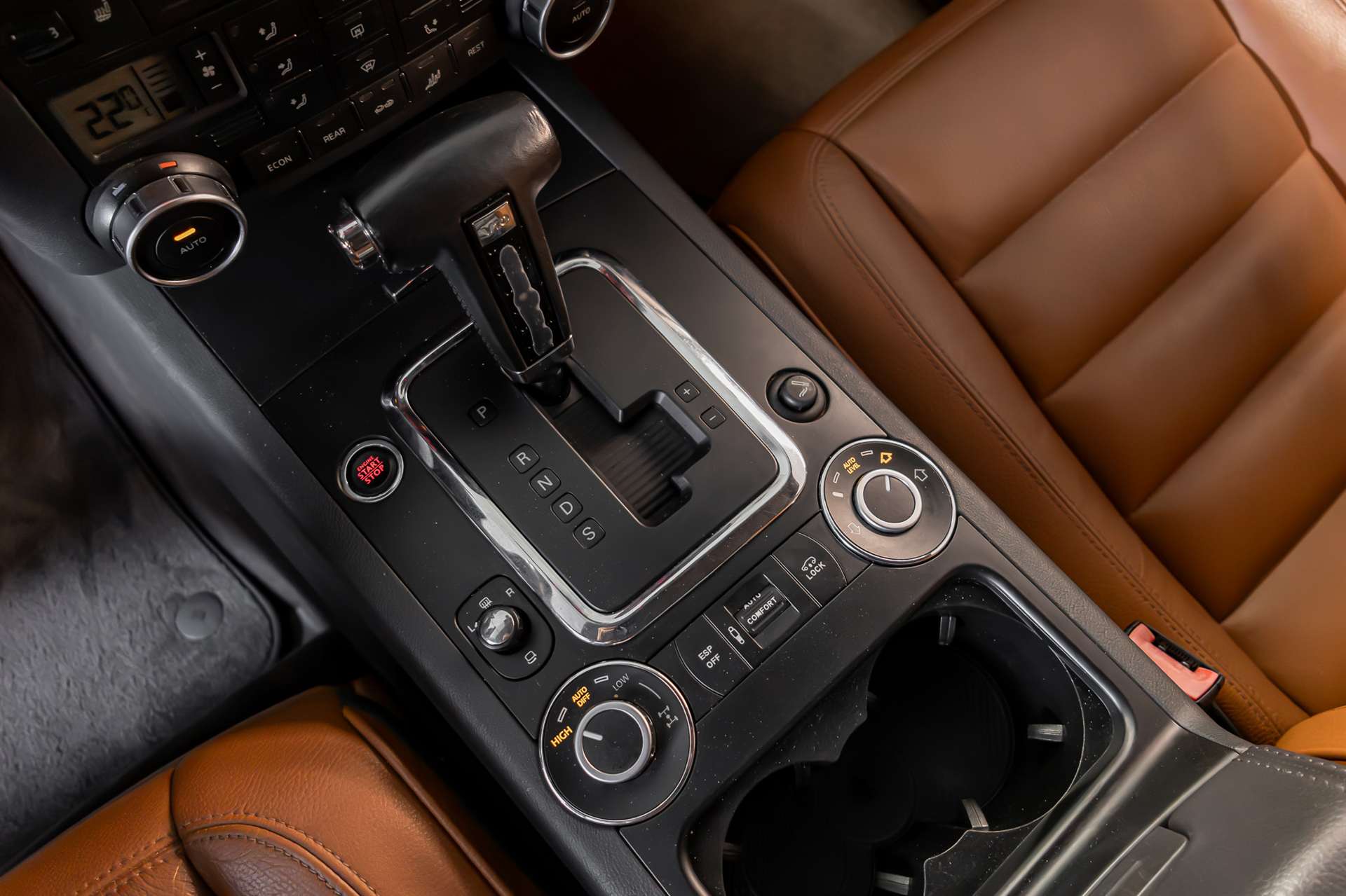 VW Touareg 5.0 TDI V10 Automatic-image-18