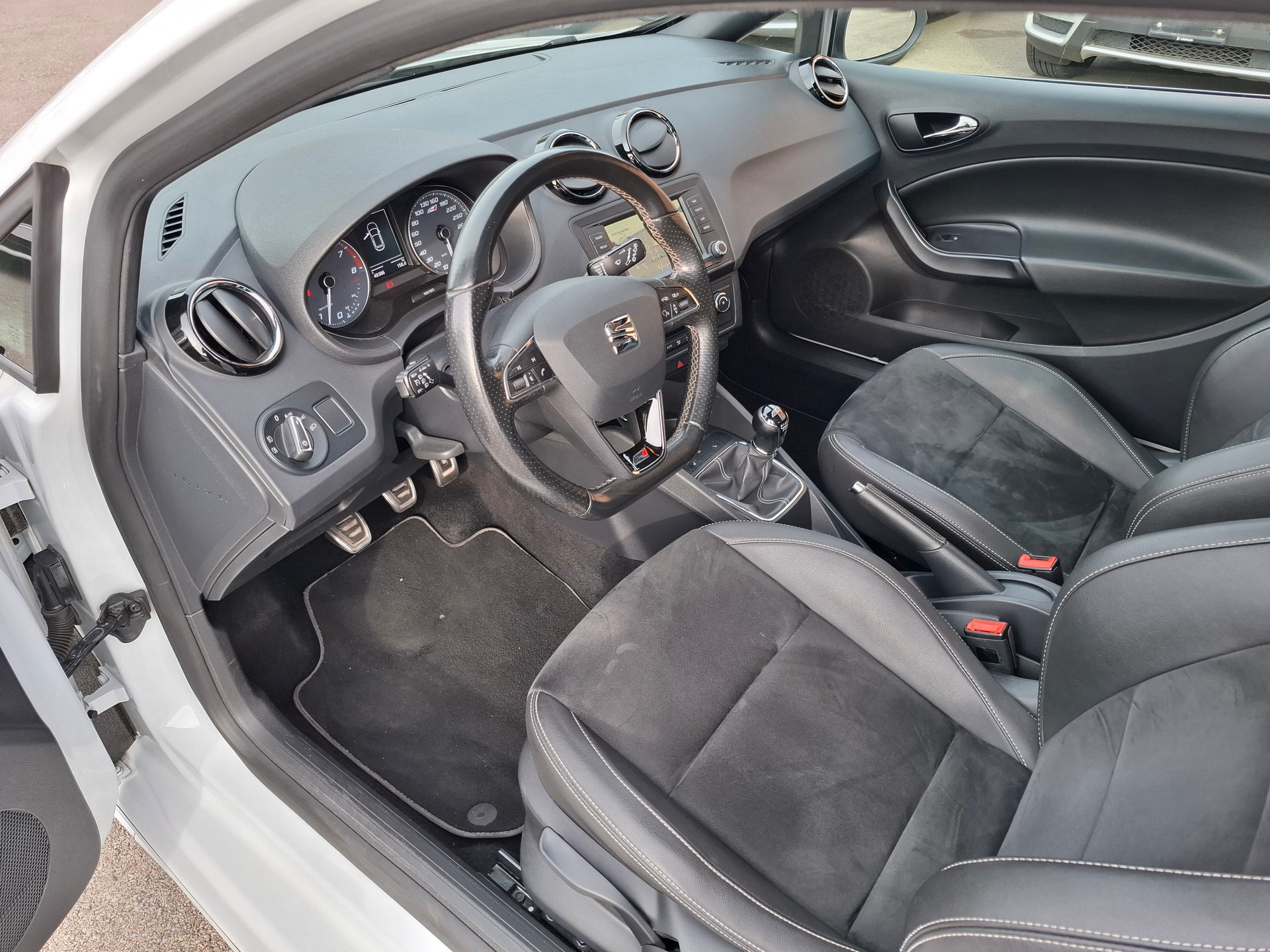 SEAT Ibiza SC 1.8 TSI Cupra-image-7