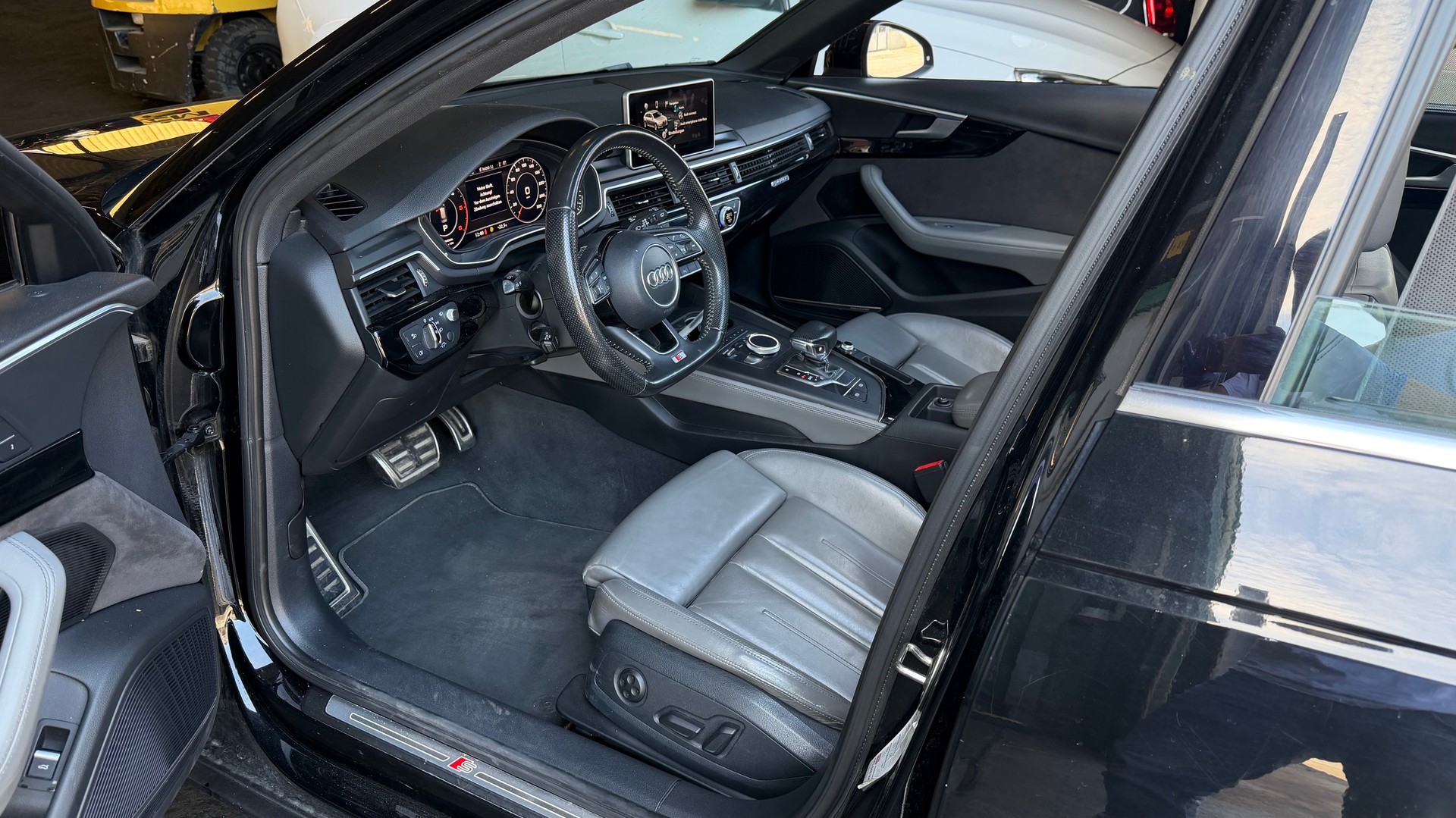 AUDI A4 Avant 3.0 TDI Sport quattro tiptronic-image-10