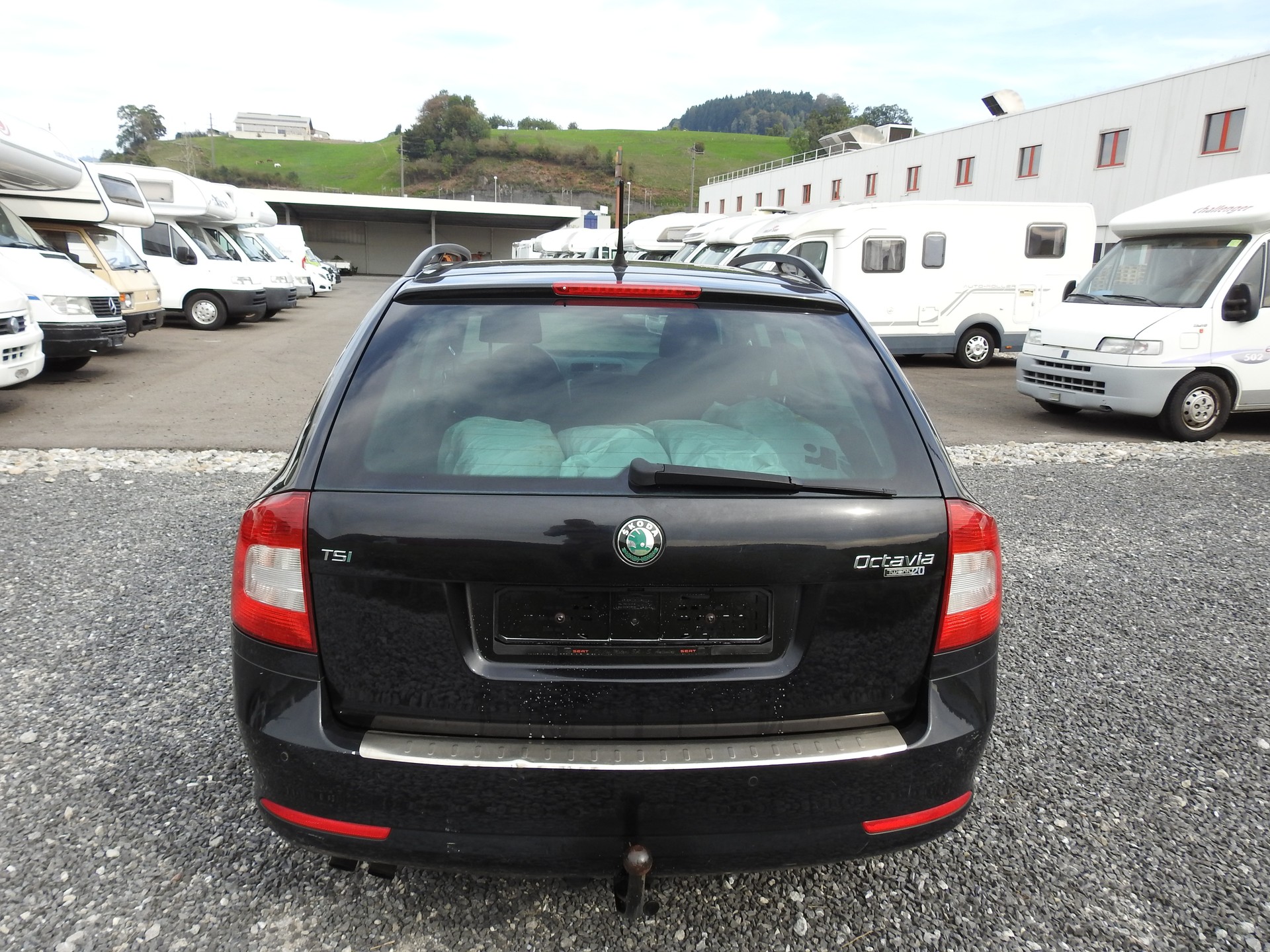 SKODA Octavia Combi 1.4 TSI Ambition-image-4