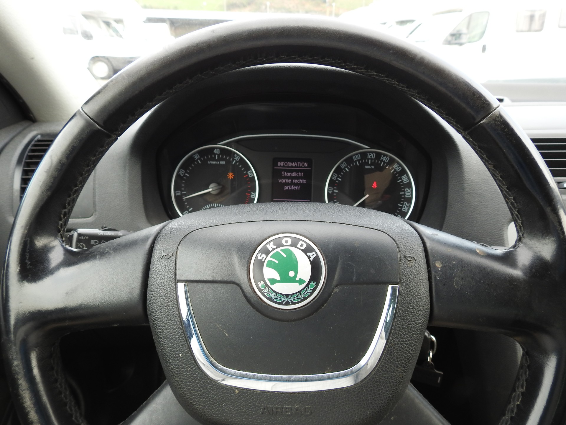 SKODA Octavia Combi 1.4 TSI Ambition-image-23