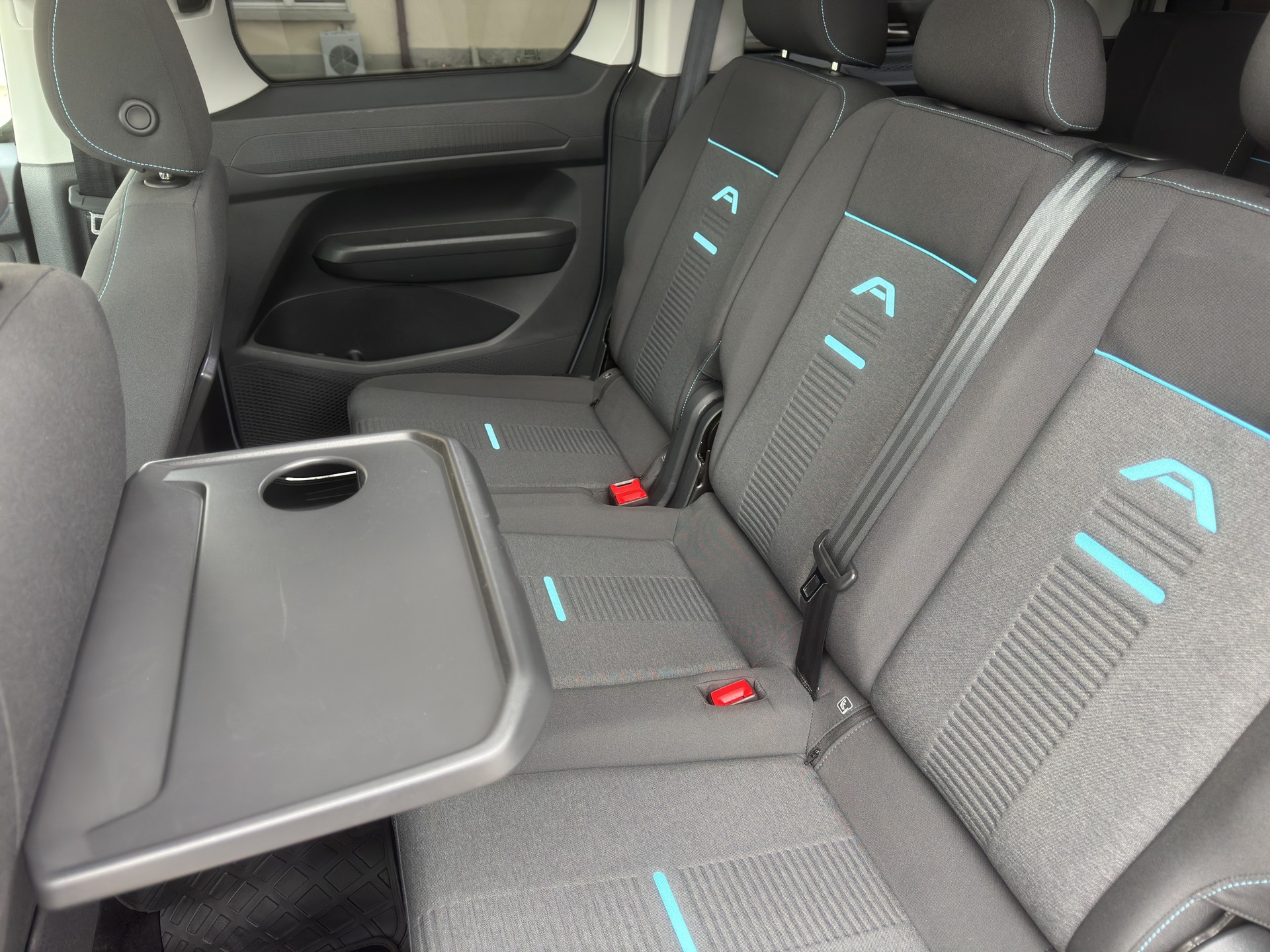 FORD TOURNEO Connect 2.0 EcoBlue 122 Active-image-13