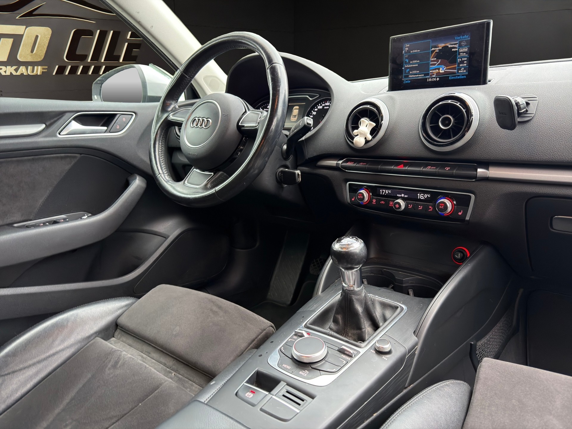 AUDI A3 Limousine 2.0 TDI Attraction-image-9