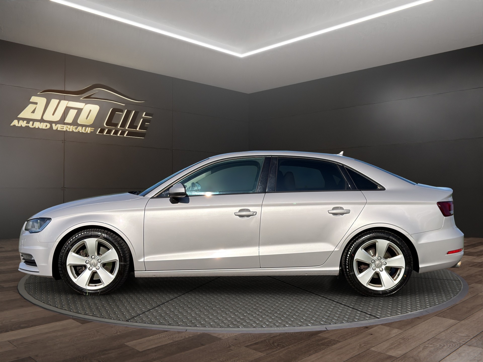 AUDI A3 Limousine 2.0 TDI Attraction-image-3