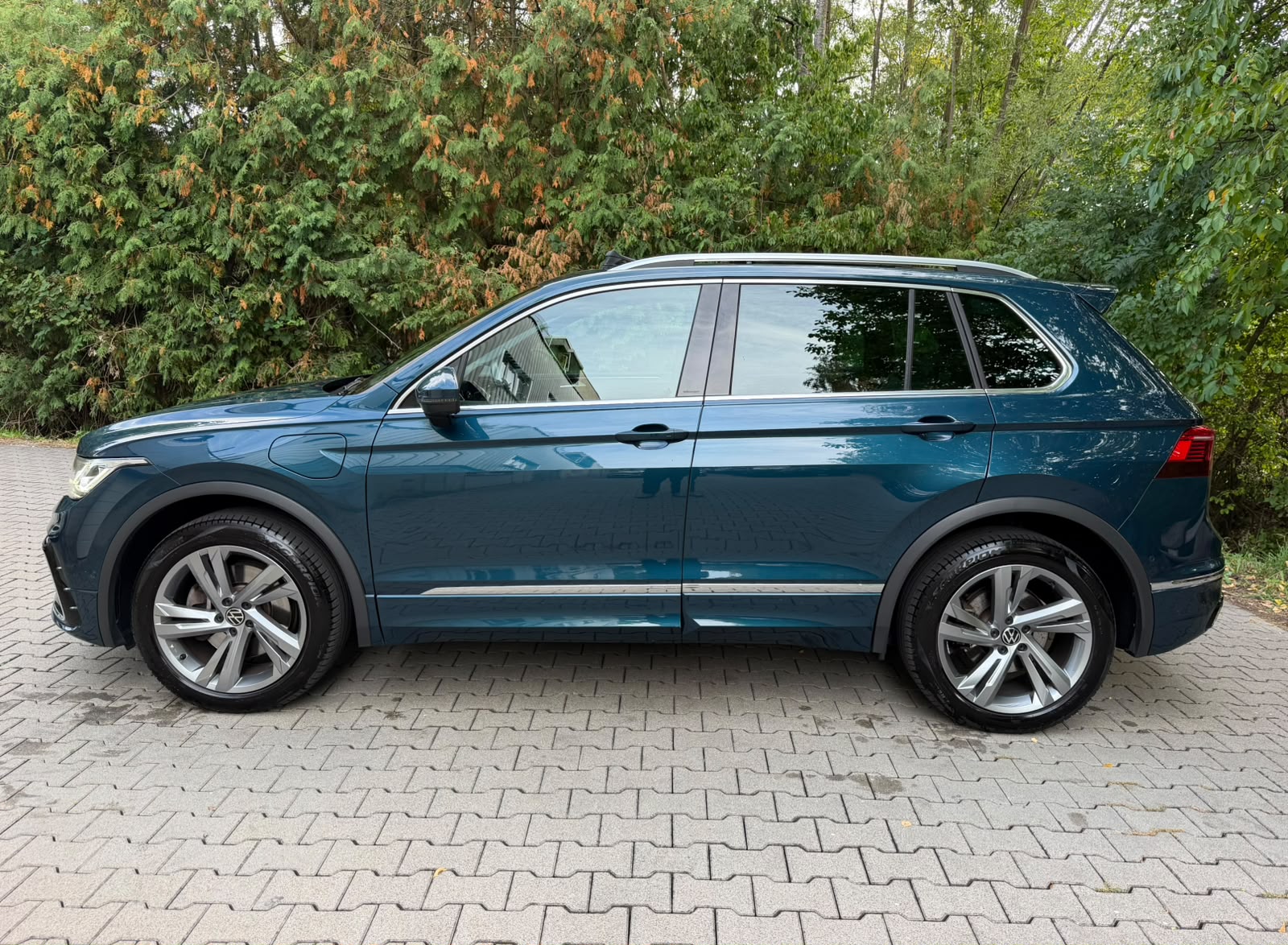 VW Tiguan 1.4TSI PHEV *R LINE* Selection DSG-image-1