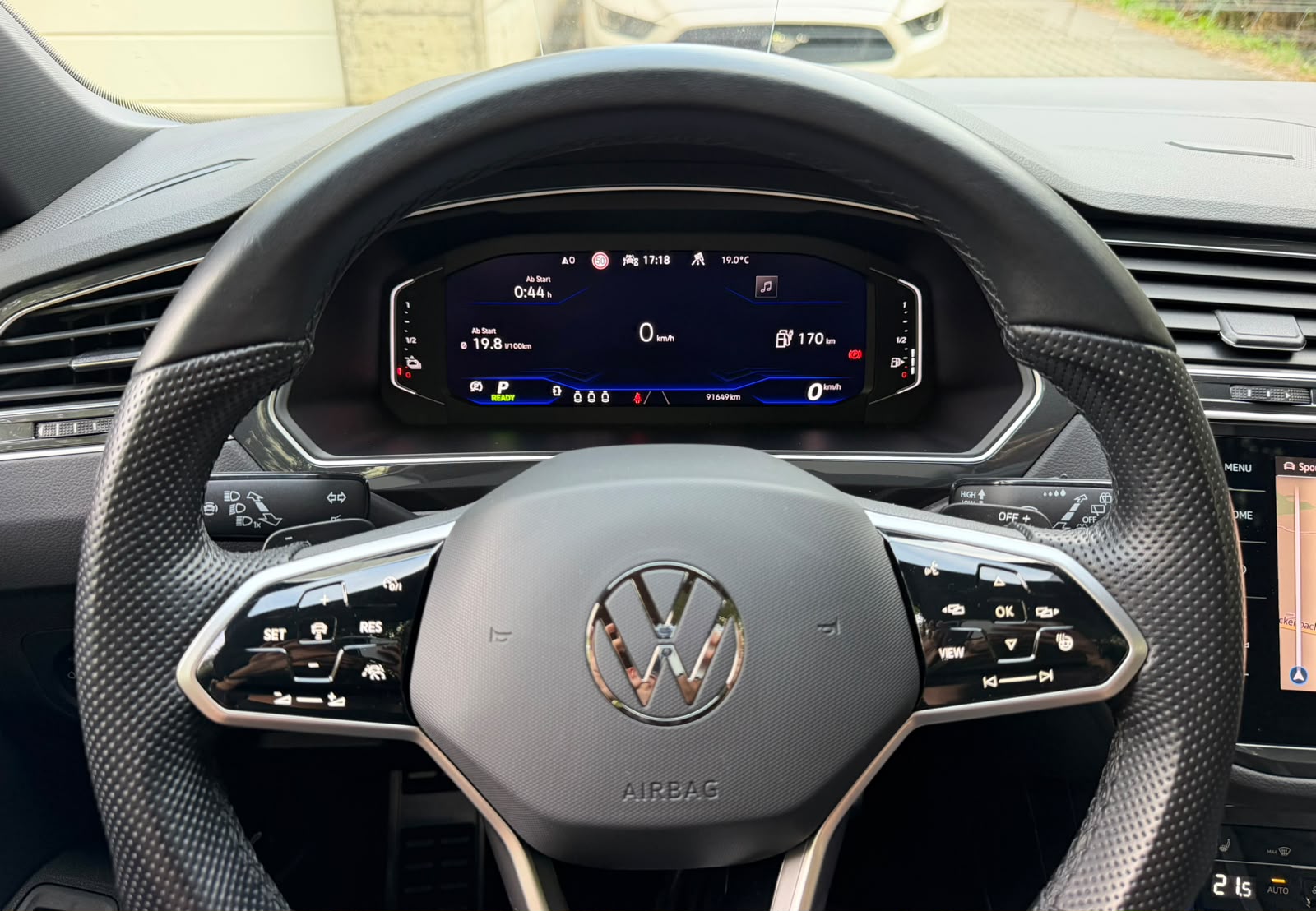 VW Tiguan 1.4TSI PHEV *R LINE* Selection DSG-image-12