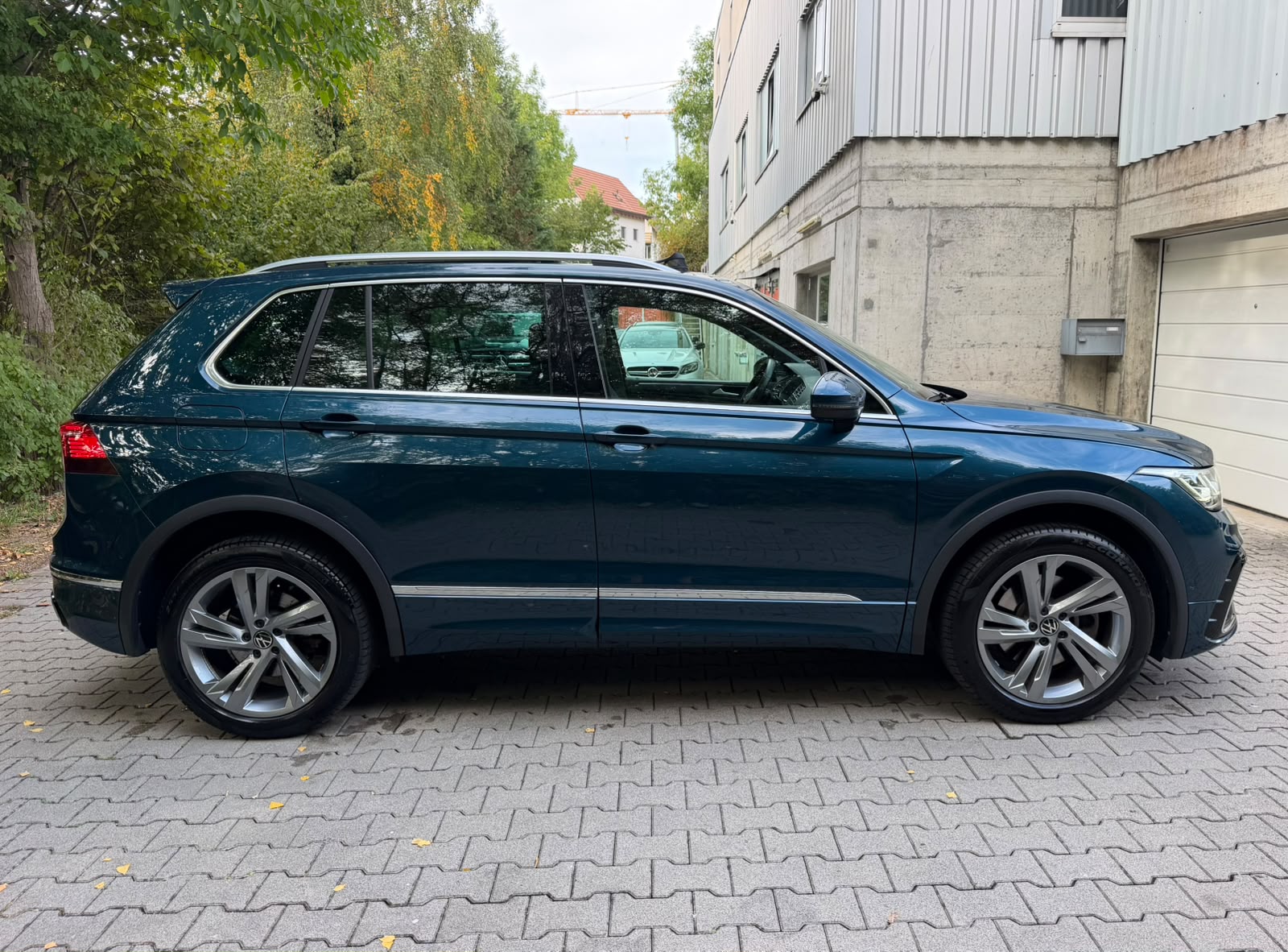 VW Tiguan 1.4TSI PHEV *R LINE* Selection DSG-image-5