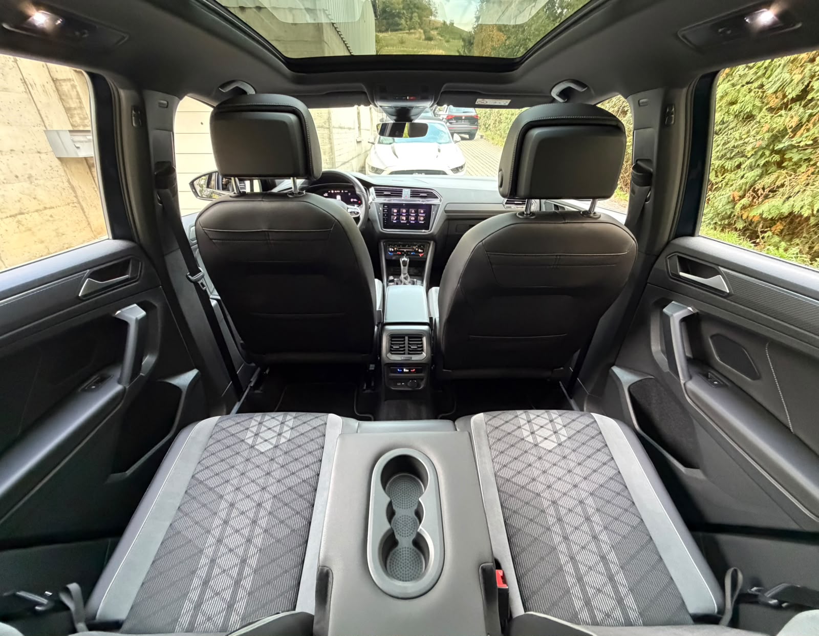 VW Tiguan 1.4TSI PHEV *R LINE* Selection DSG-image-25