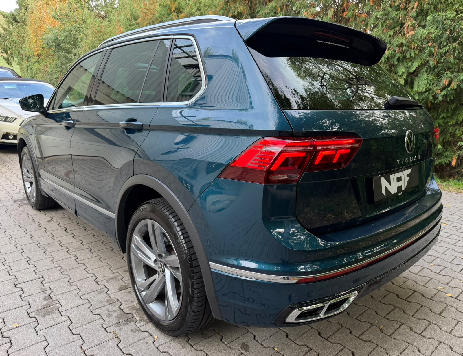VW Tiguan 1.4TSI PHEV *R LINE* Selection DSG-image-2