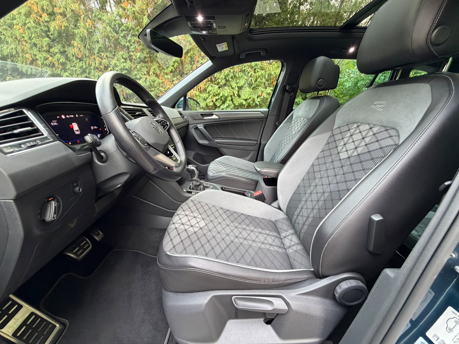 VW Tiguan 1.4TSI PHEV *R LINE* Selection DSG-image-9