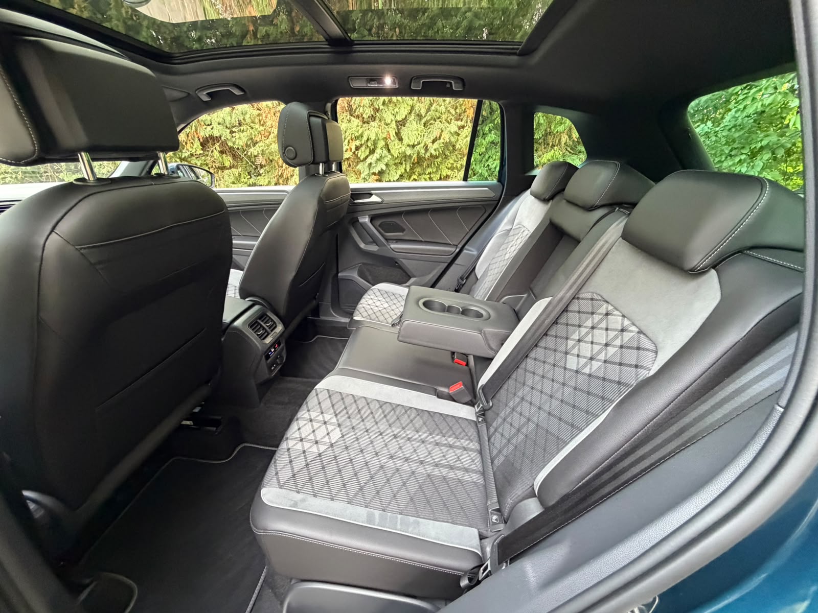VW Tiguan 1.4TSI PHEV *R LINE* Selection DSG-image-24