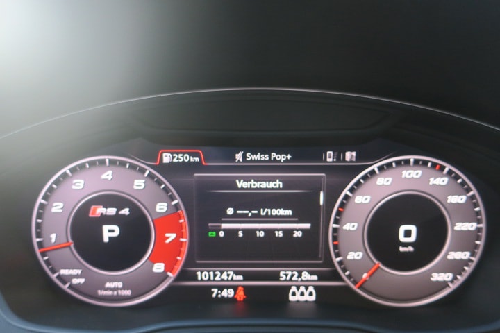 AUDI RS4 Avant 2.9 TFSI quattro tiptronic-image-9