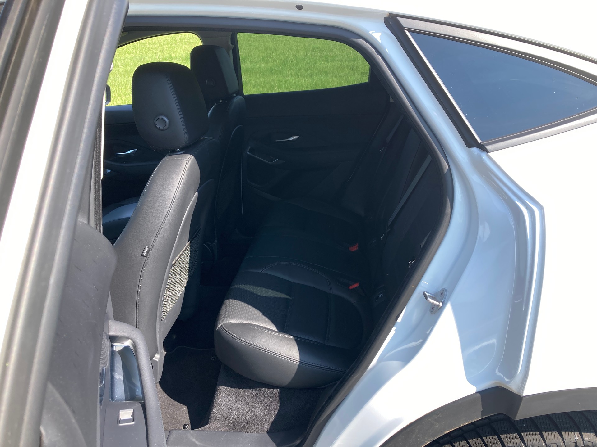 JAGUAR E-Pace 2.0d D150 AWD Automatik-image-6