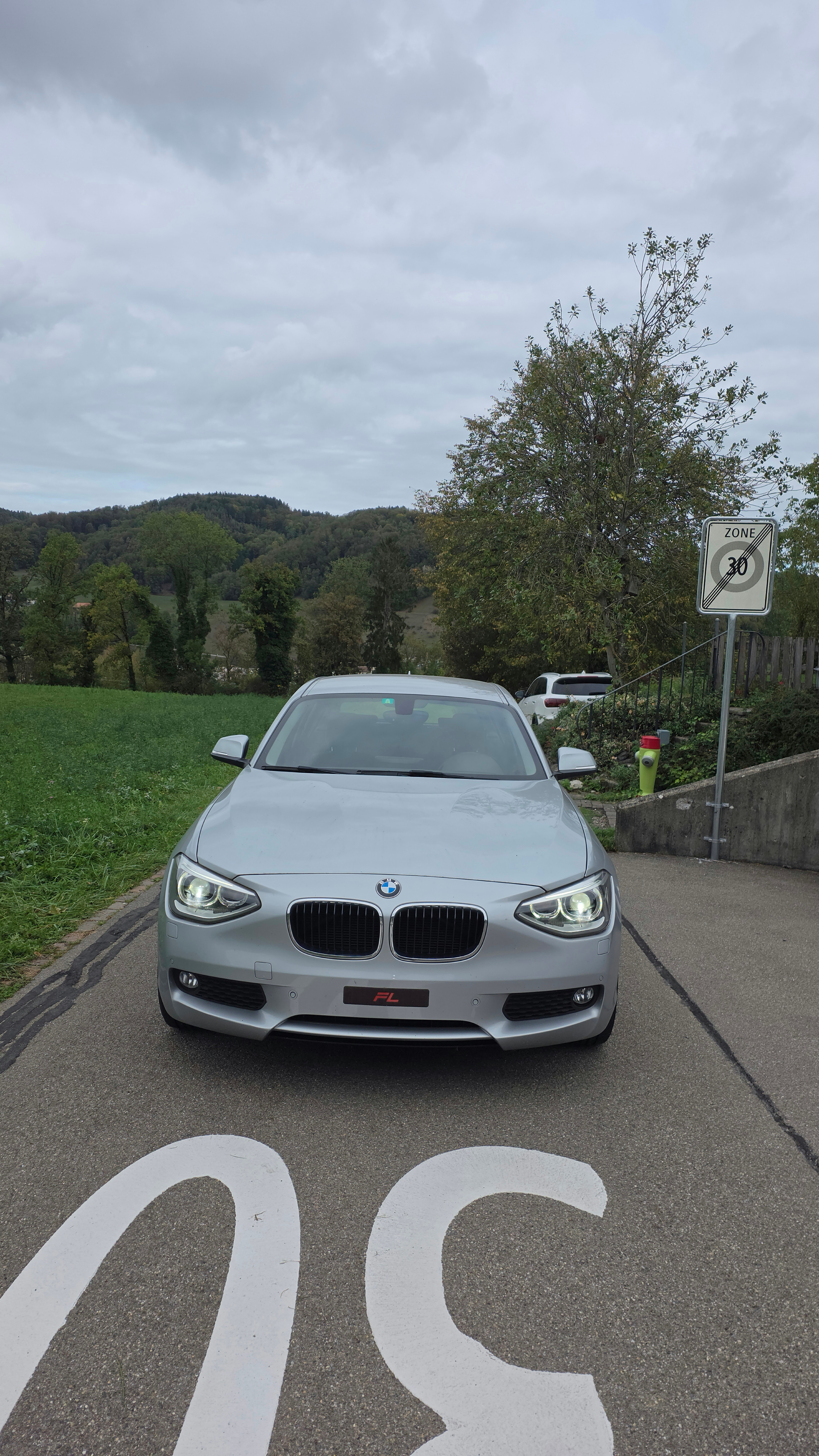 Car photo