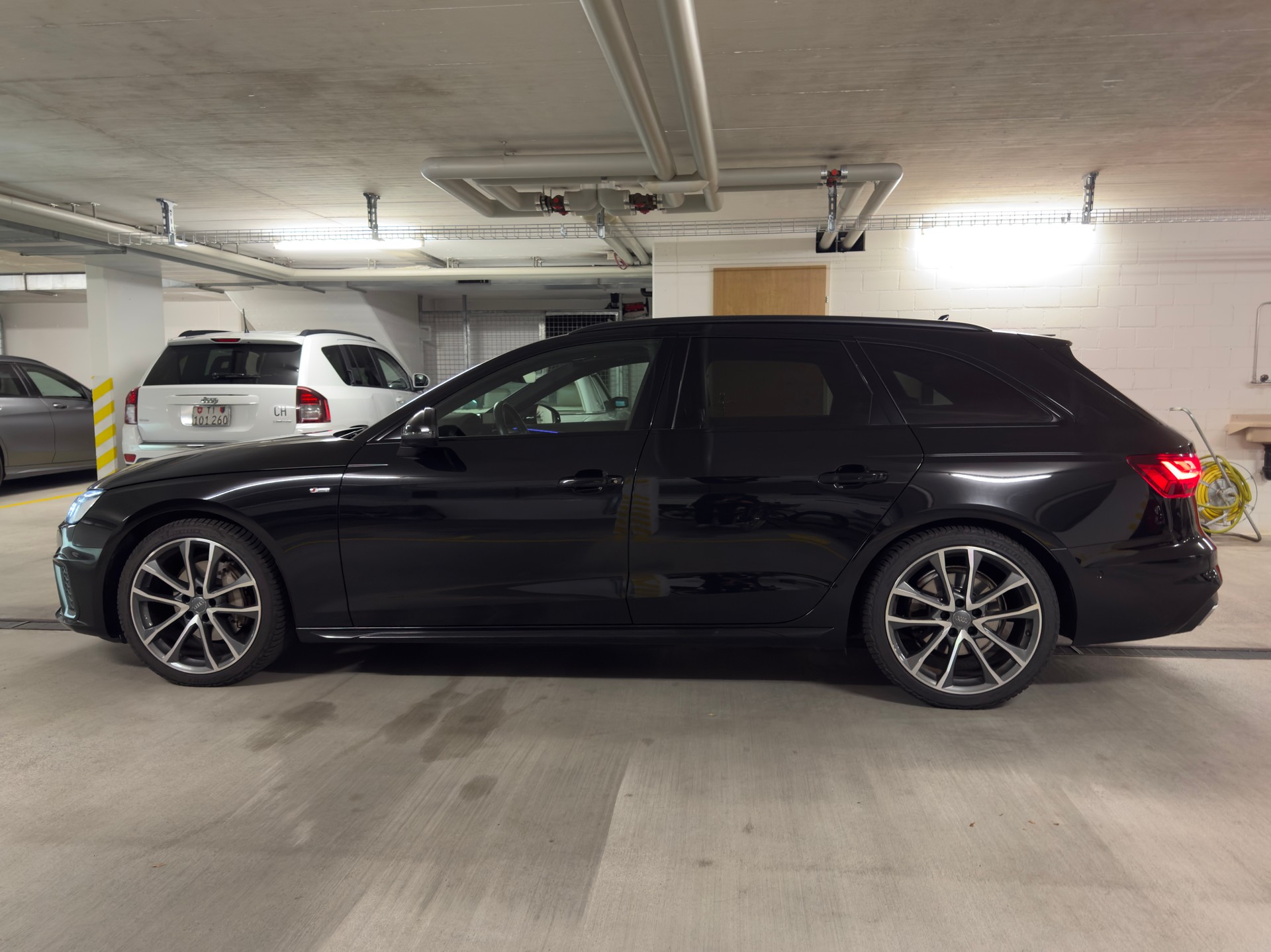 AUDI 2.0 40 TDI S Line Attraction quattro S-Tronic-image-1