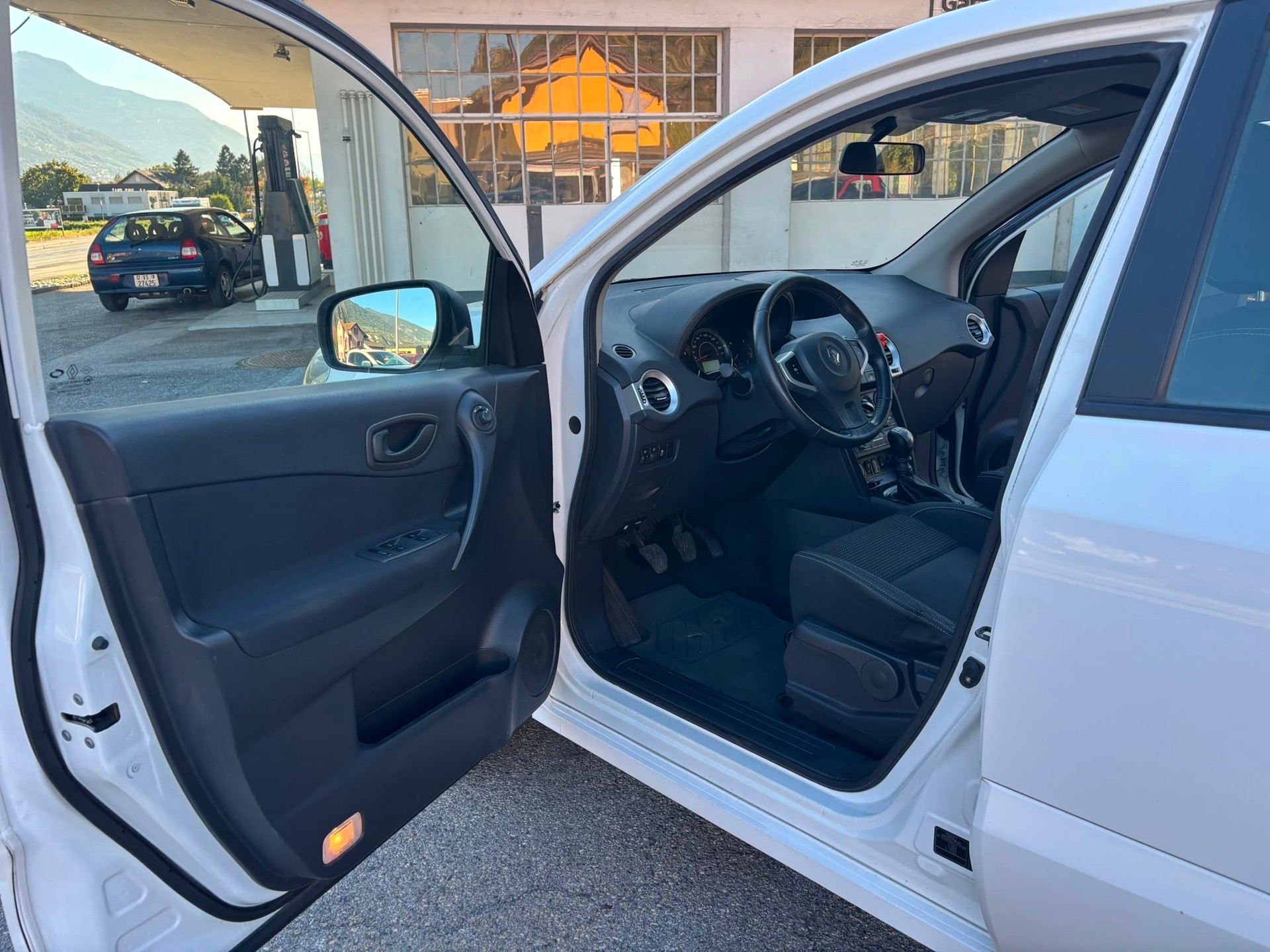 RENAULT Koleos 2.5 Expression 4x4-image-4