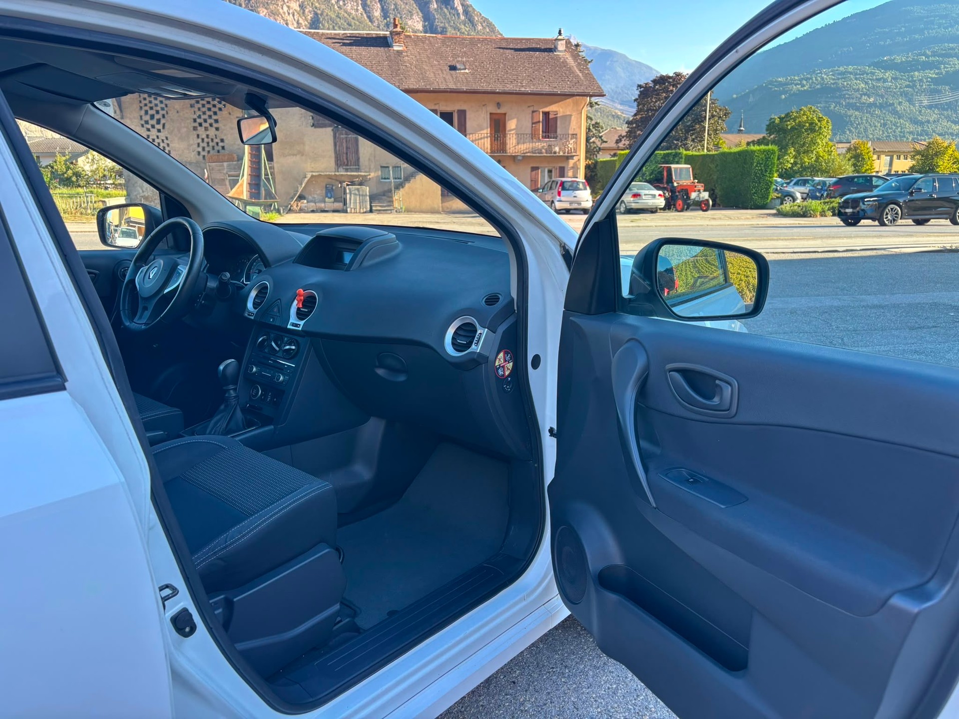 RENAULT Koleos 2.5 Expression 4x4-image-6