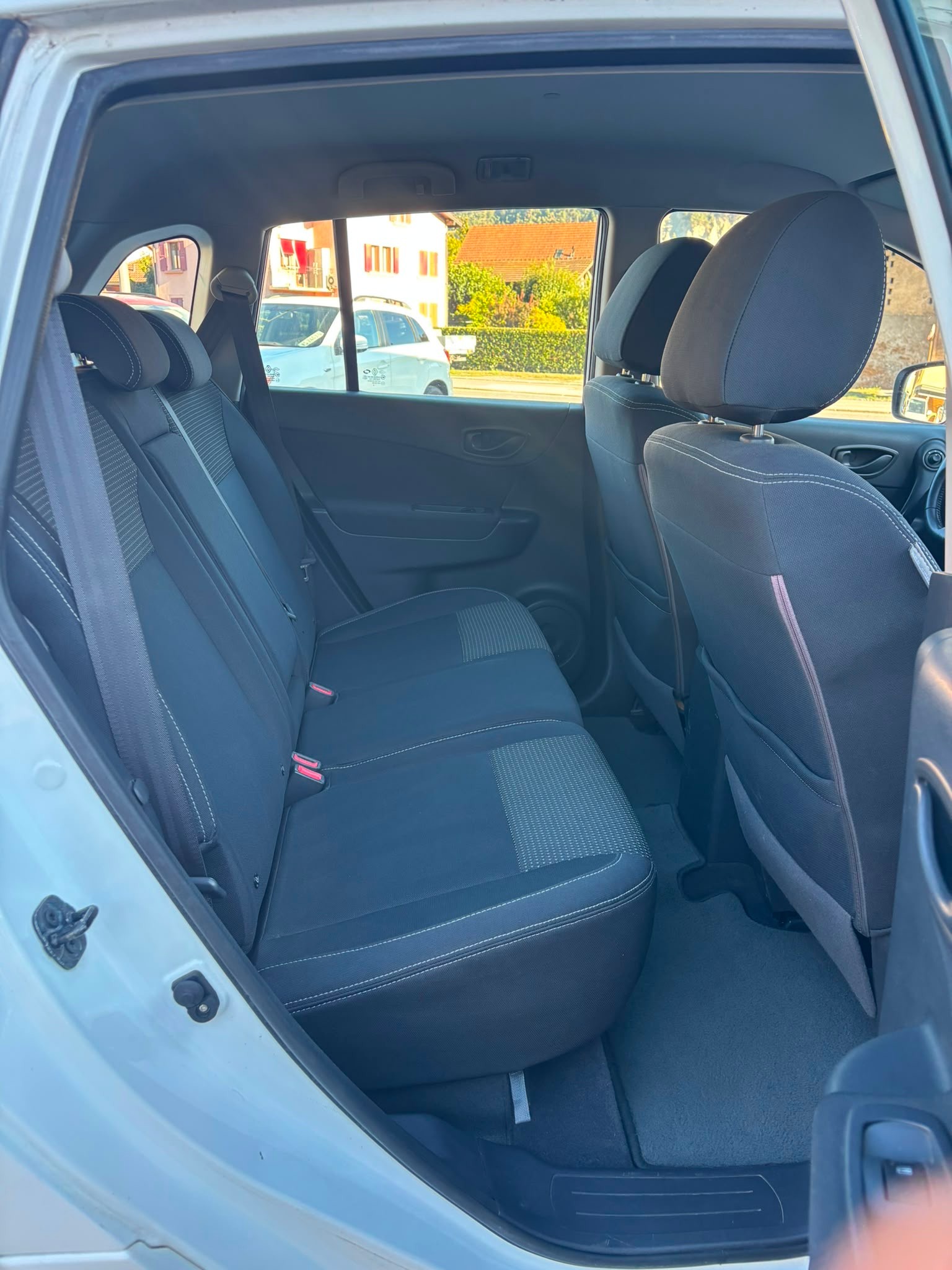 RENAULT Koleos 2.5 Expression 4x4-image-11