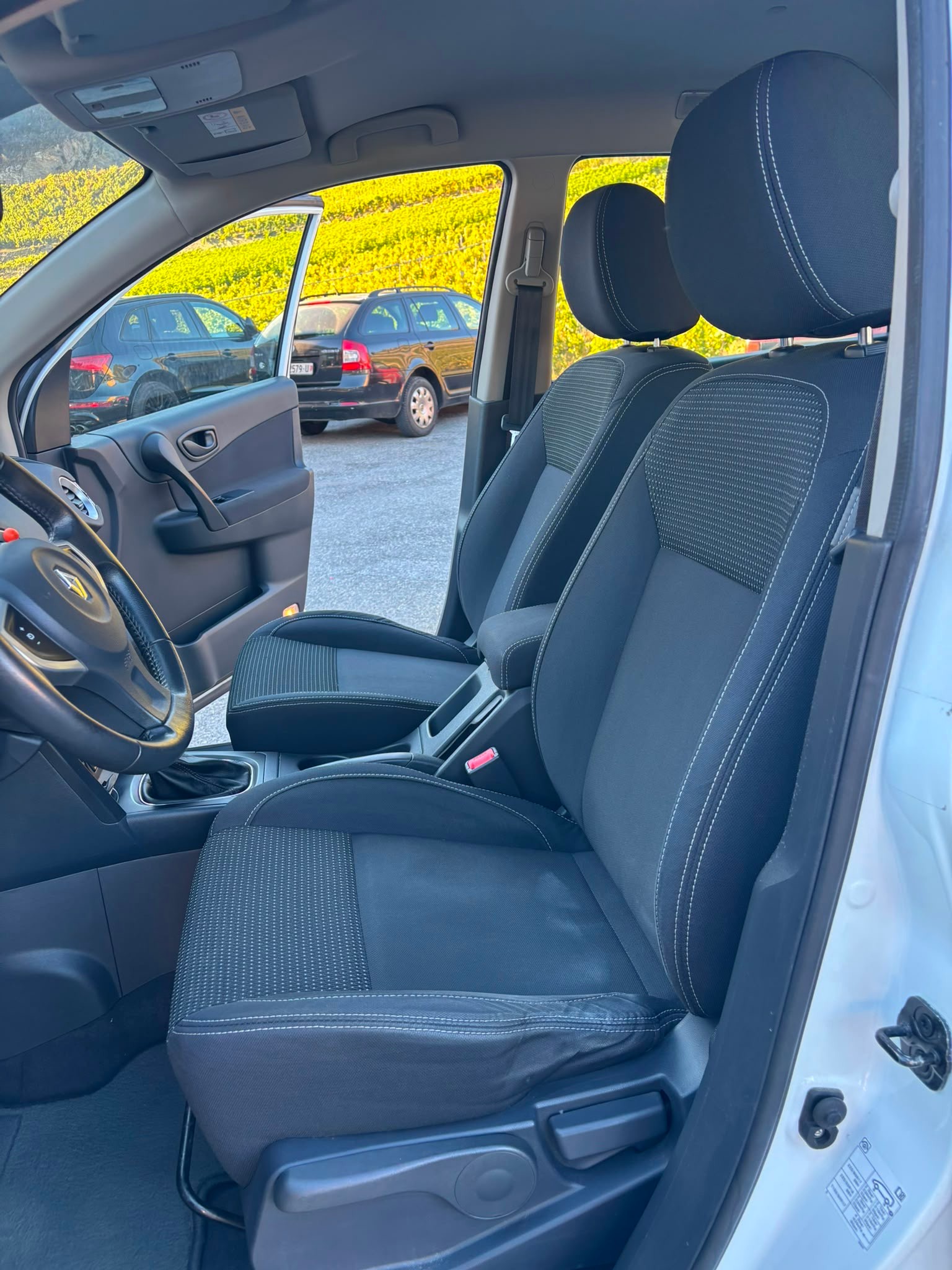 RENAULT Koleos 2.5 Expression 4x4-image-9