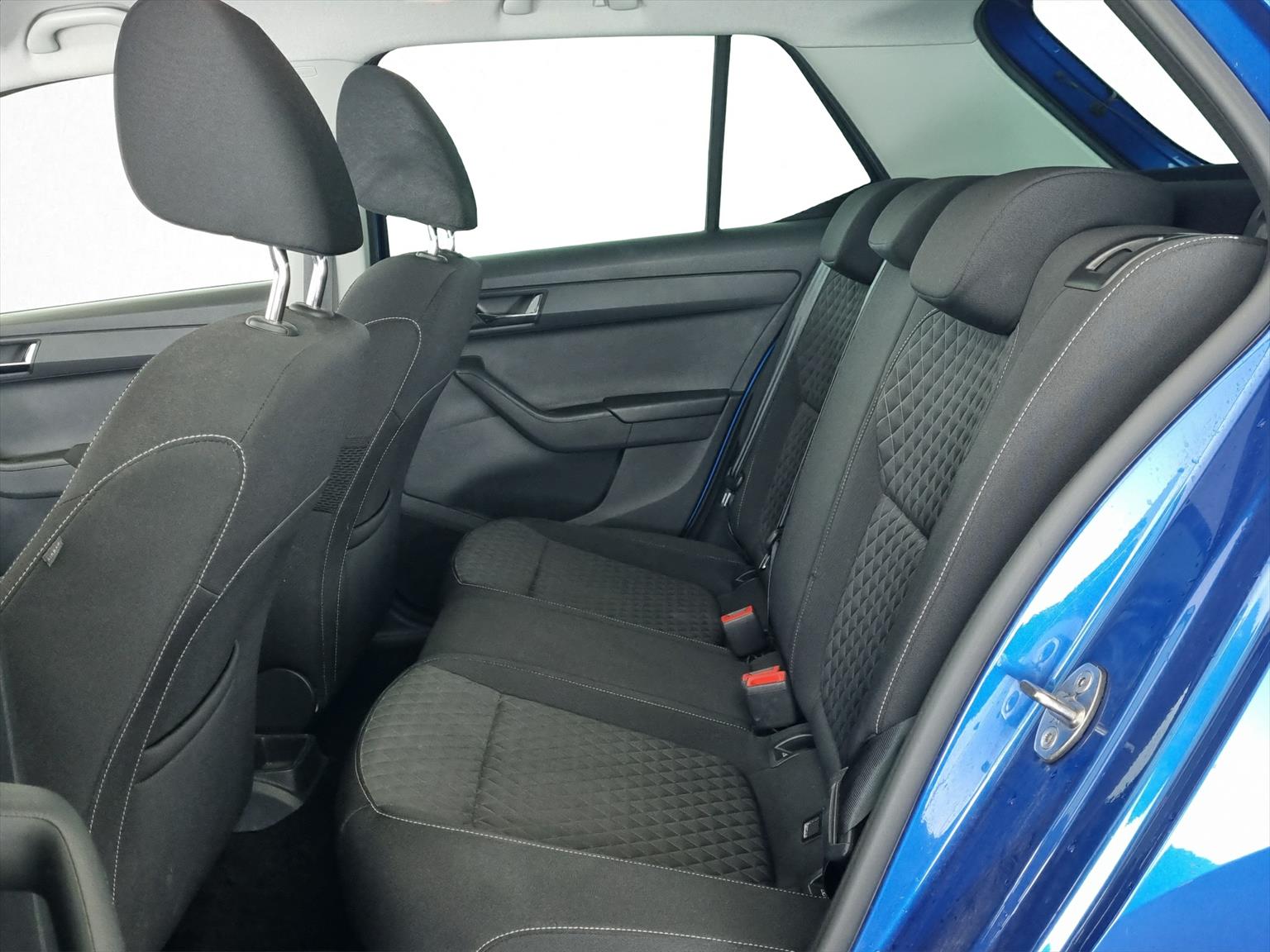 SKODA Fabia 1.2 TSI Ambition DSG Swiss Edition-image-6