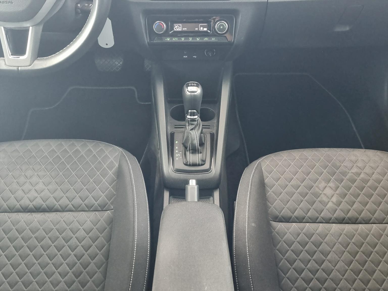 SKODA Fabia 1.2 TSI Ambition DSG Swiss Edition-image-8