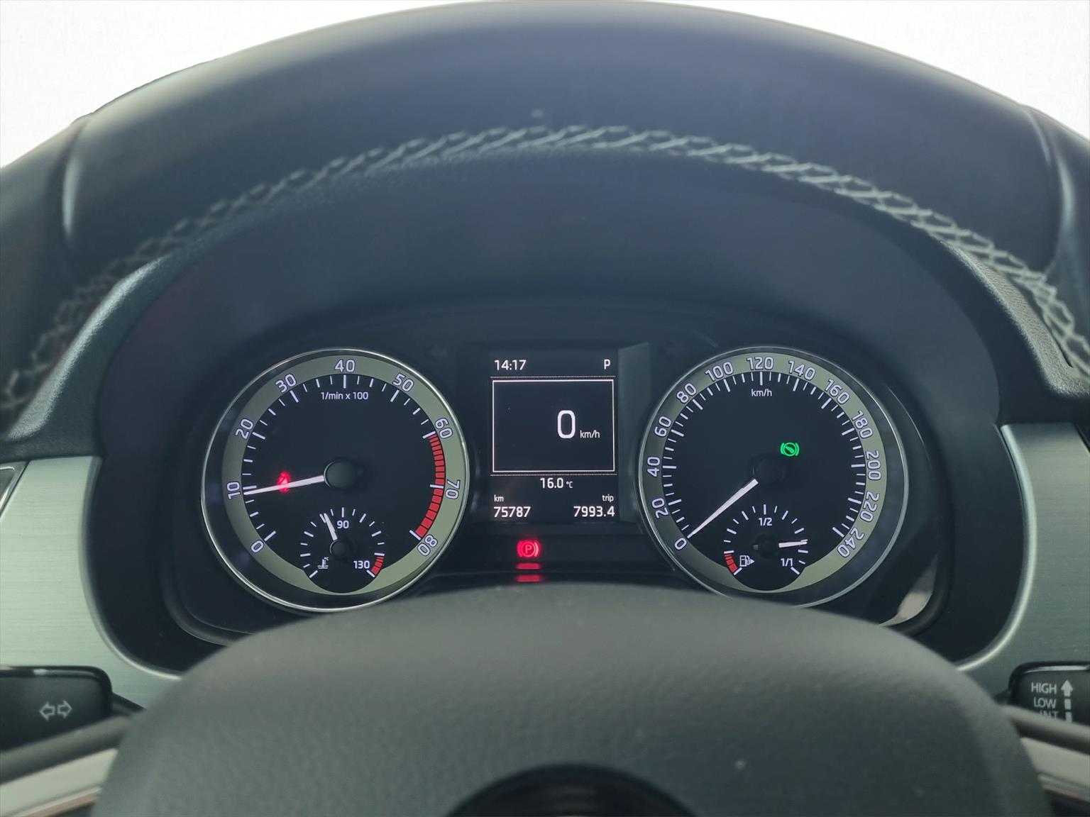 SKODA Fabia 1.2 TSI Ambition DSG Swiss Edition-image-10