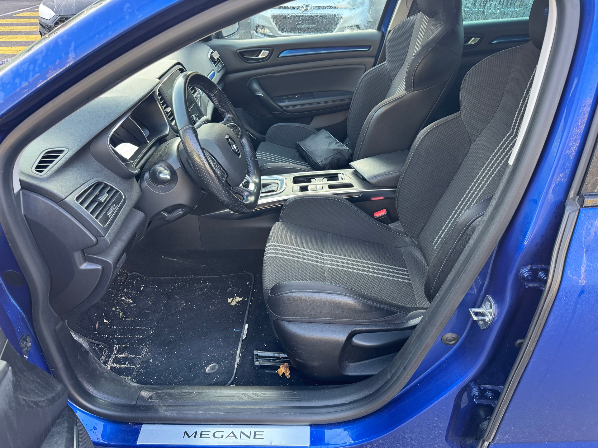 RENAULT Mégane Grandtour 1.3 16V Turbo GT Line EDC-image-11