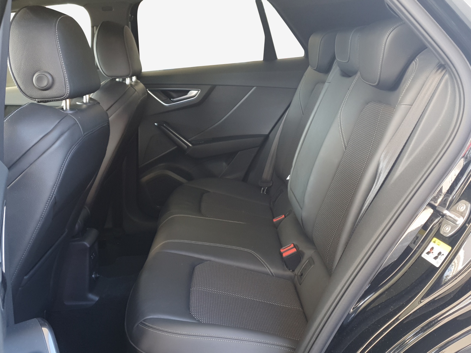 AUDI Q2 35 TFSI S line S-tronic-image-11