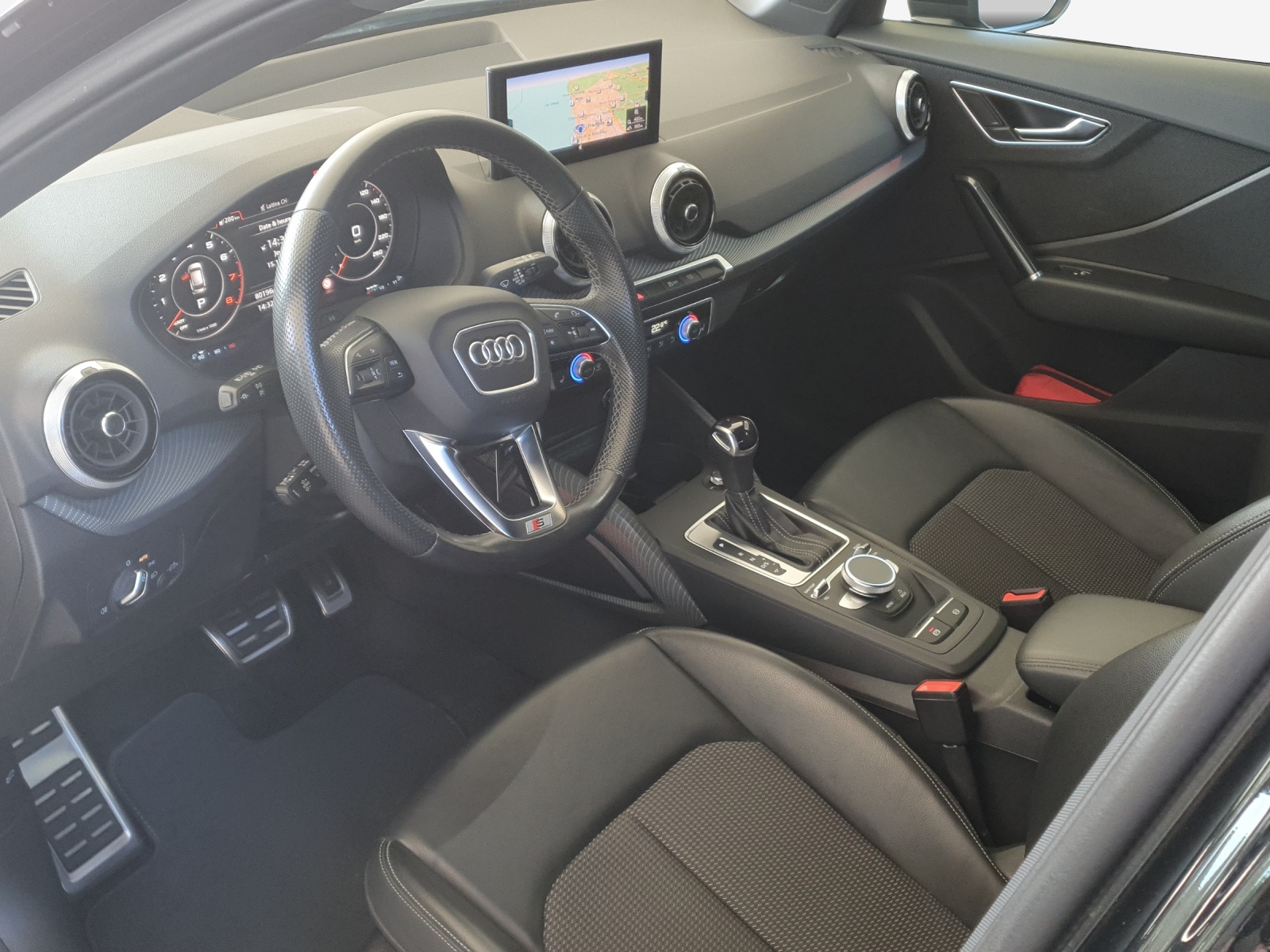 AUDI Q2 35 TFSI S line S-tronic-image-15