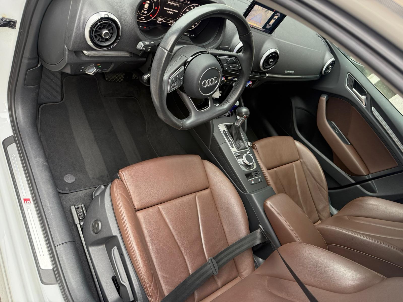 AUDI 2.0 TDI 184 Design qu. S-Tr.-image-4
