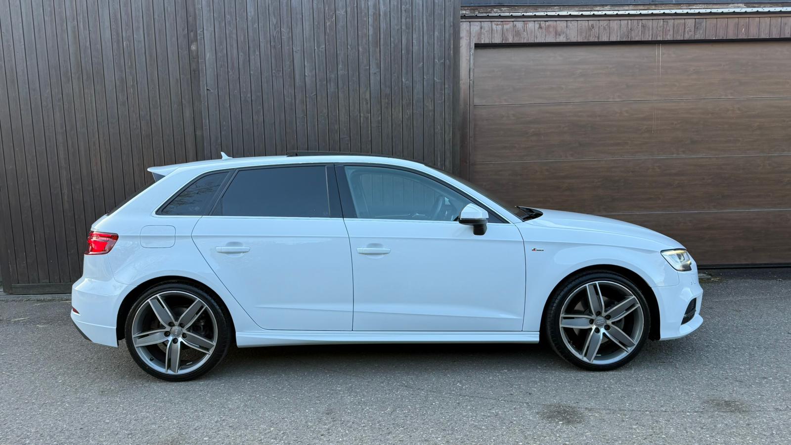 AUDI 2.0 TDI 184 Design qu. S-Tr.-image-3