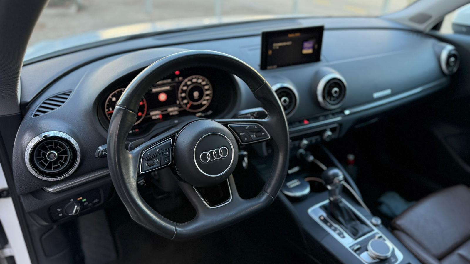 AUDI 2.0 TDI 184 Design qu. S-Tr.-image-5