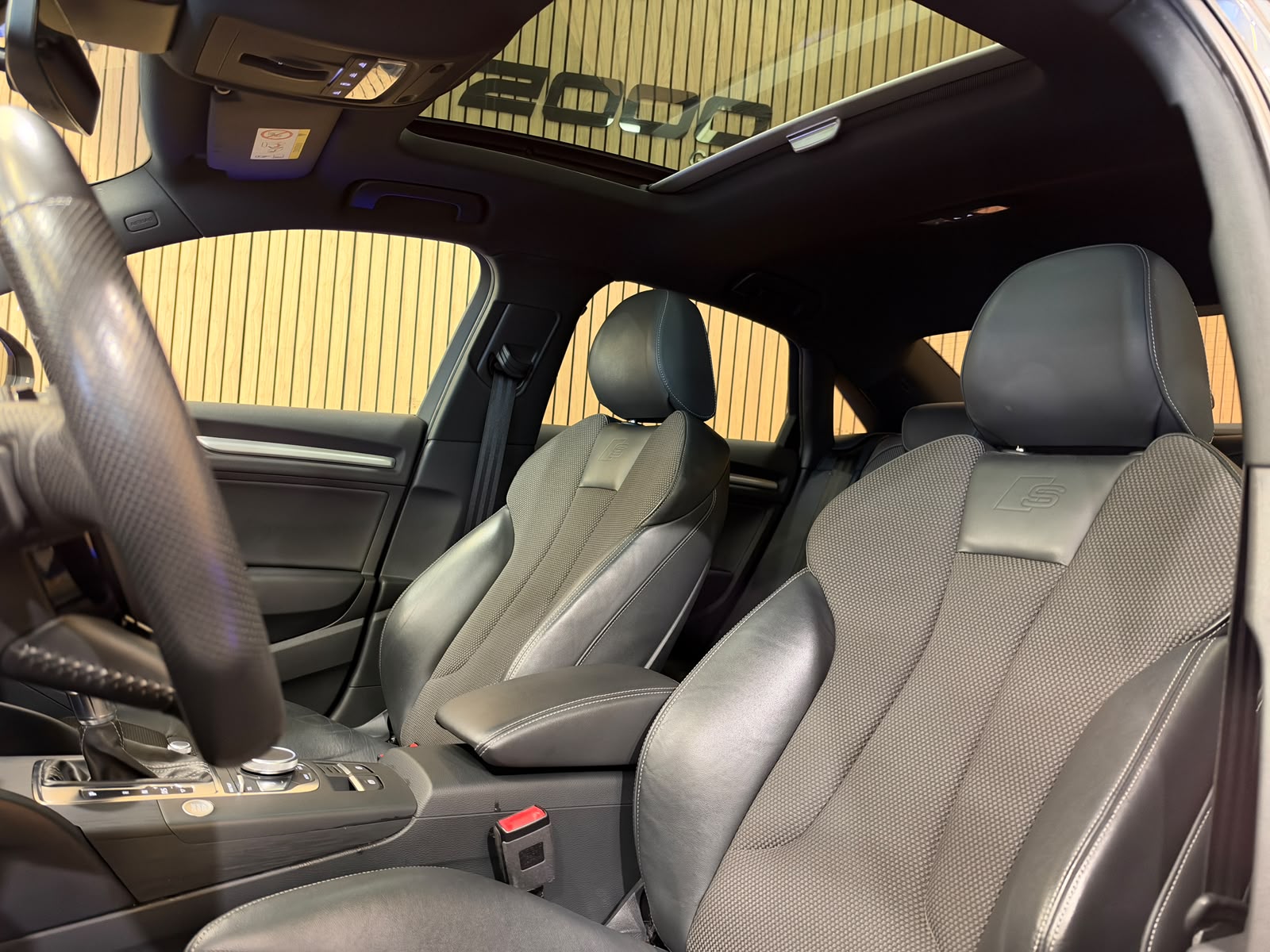 AUDI A3 Limousine 35 TDI Sport S-tronic-image-18