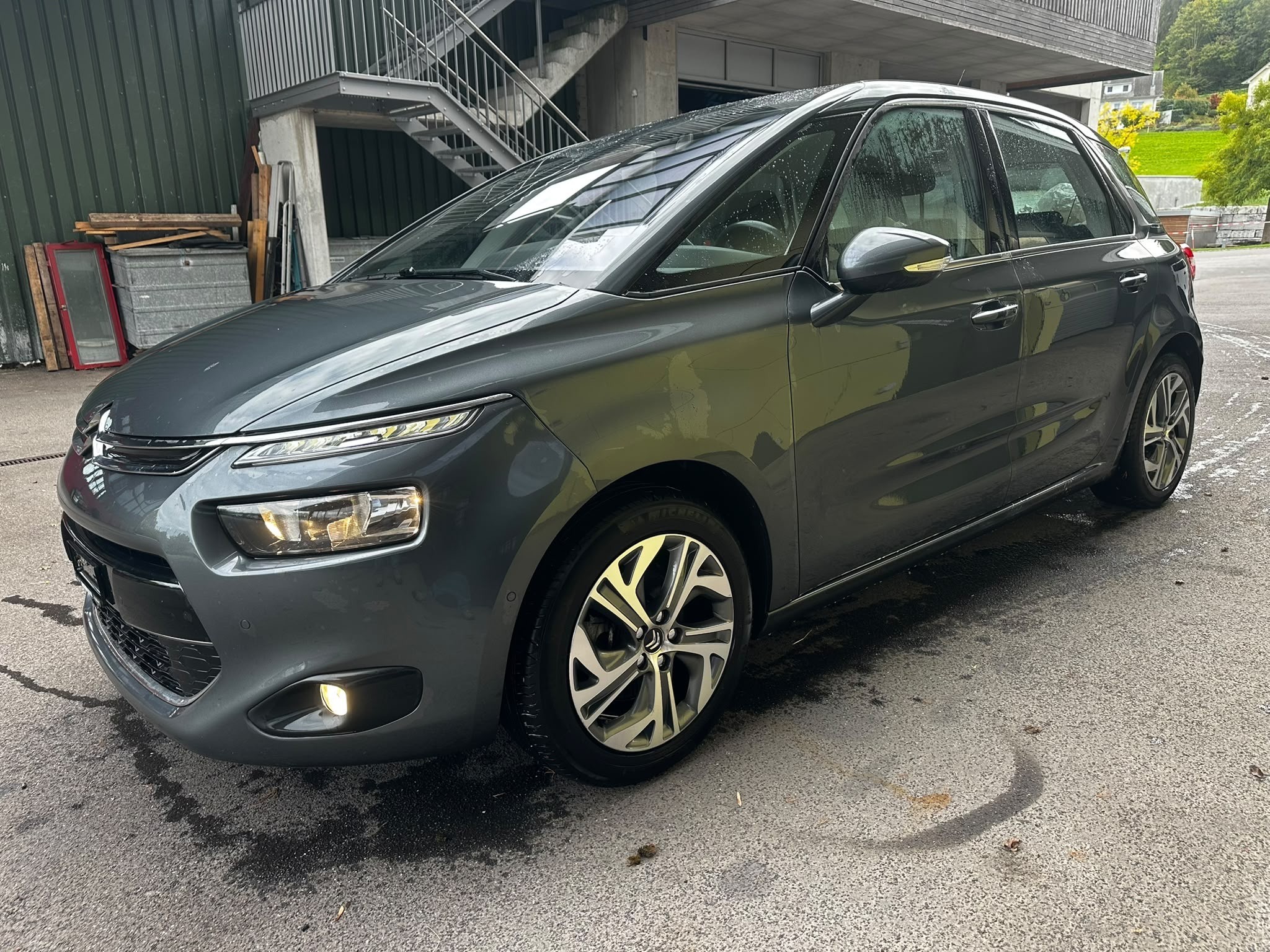 Car photo