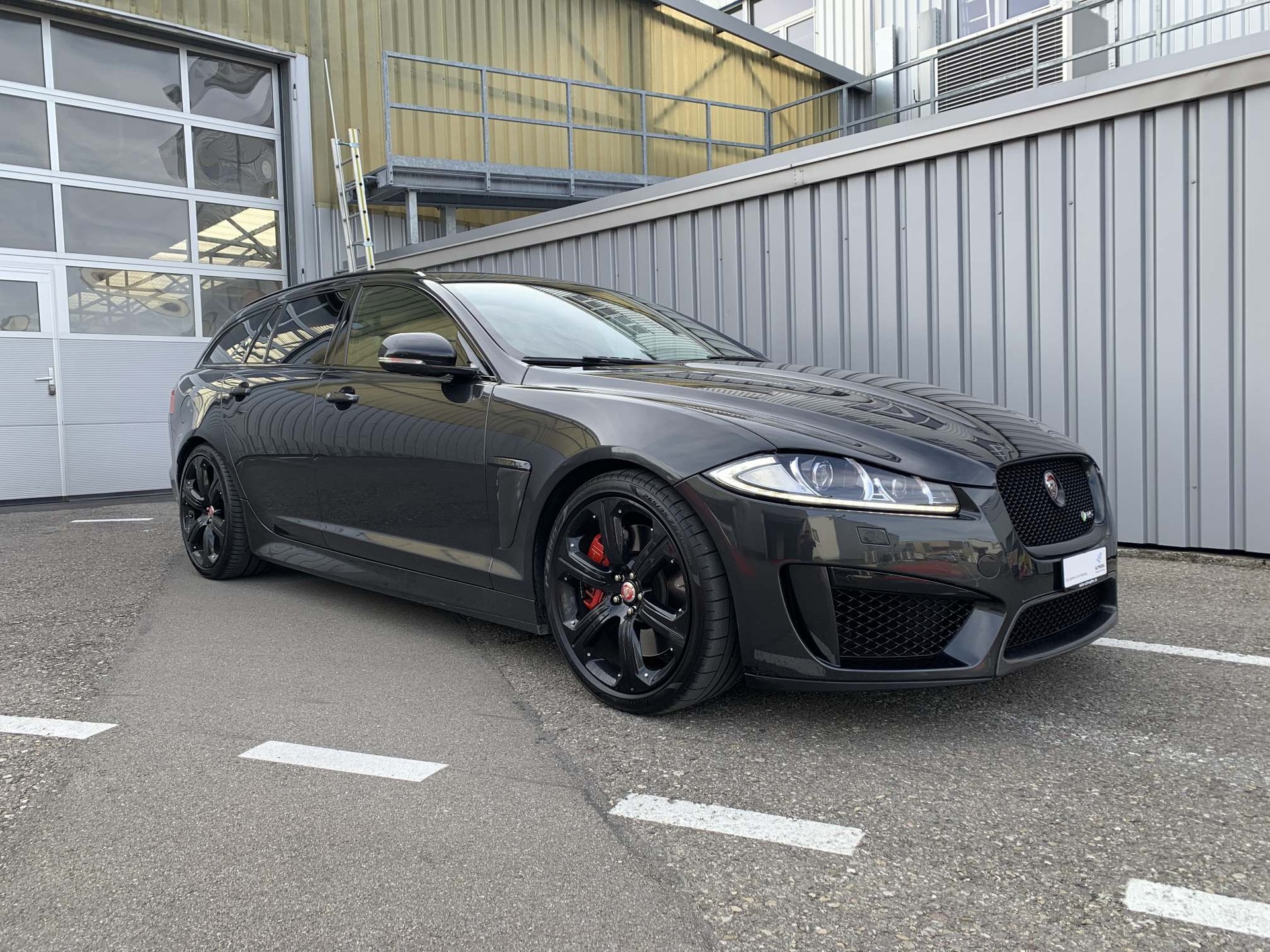 JAGUAR XF Sportbrake 5.0 V8 S/C XFR-S-image-1