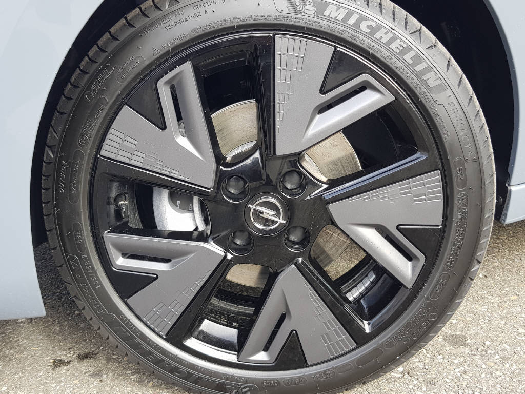 OPEL Corsa Electric GS-image-3