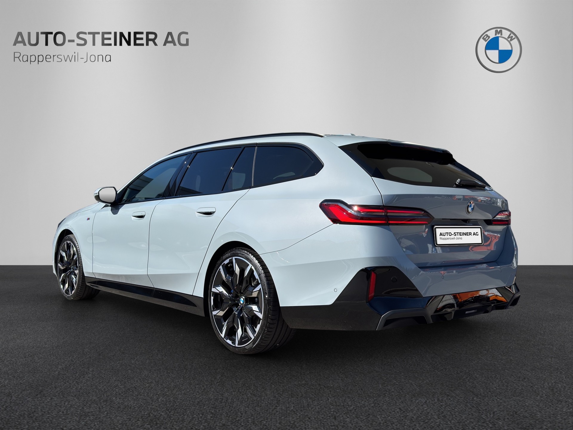 BMW 520d xDrive 48V Touring M Sport Pro Steptronic-image-2