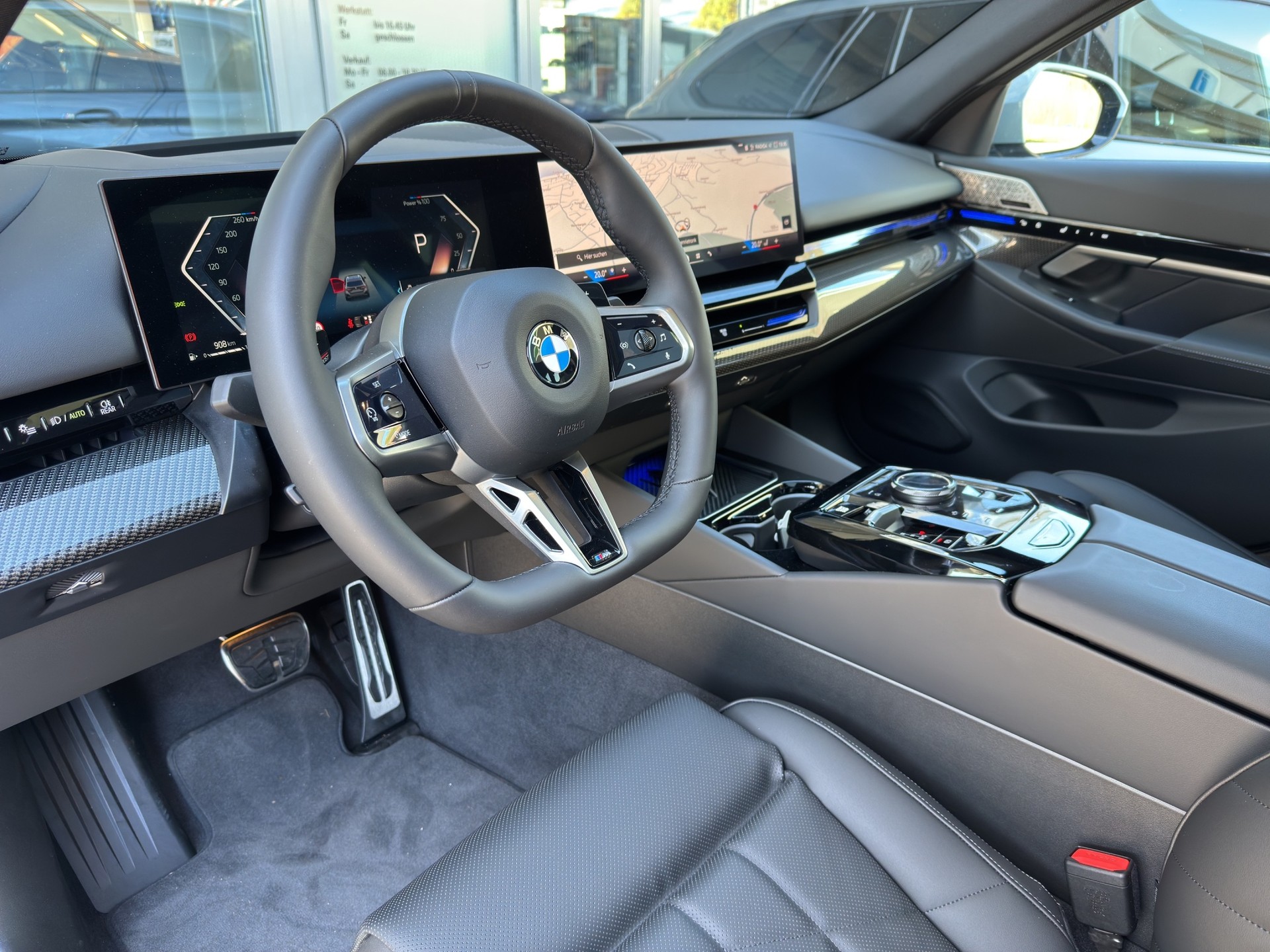 BMW 520d xDrive 48V Touring M Sport Pro Steptronic-image-11