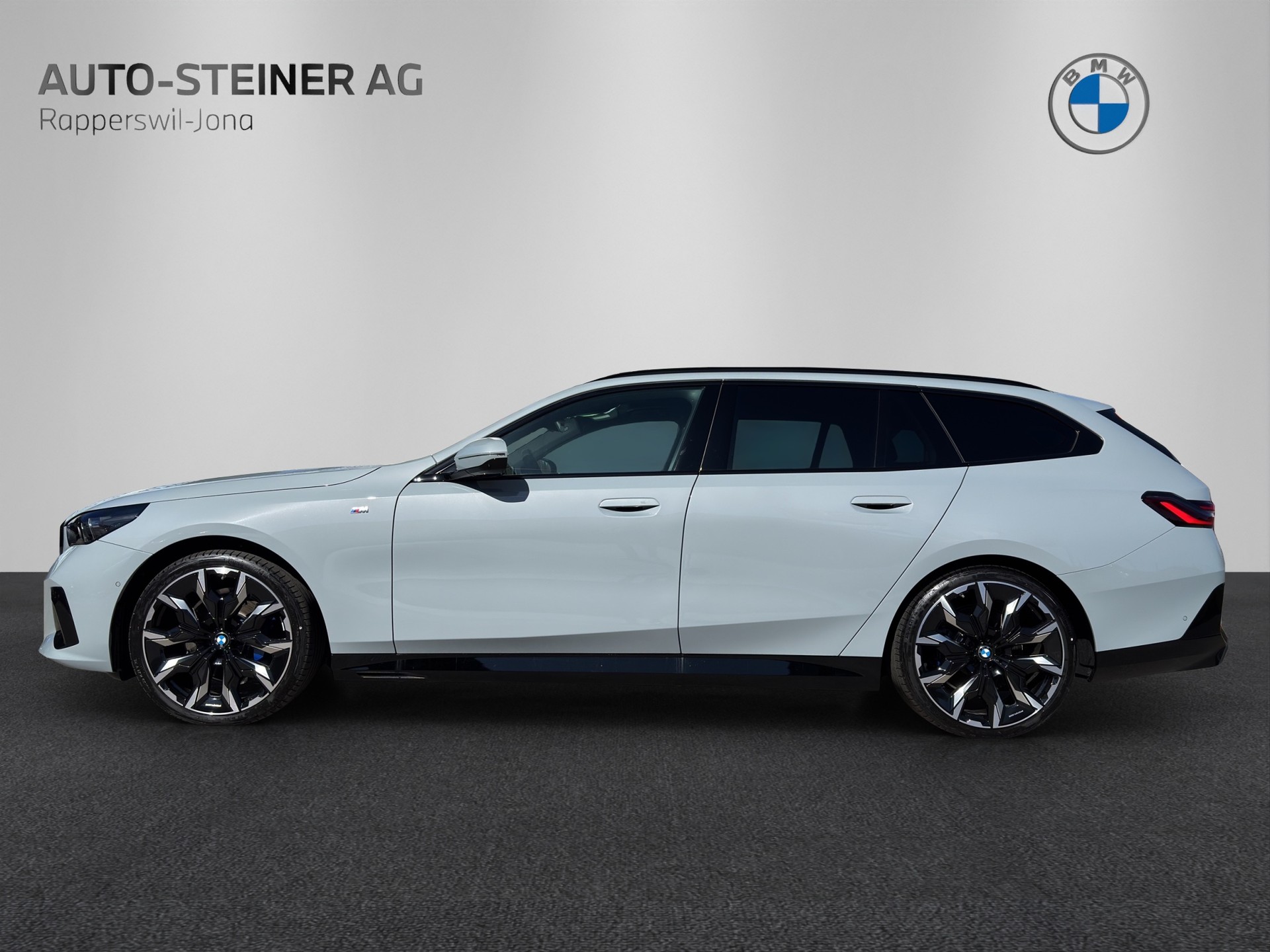 BMW 520d xDrive 48V Touring M Sport Pro Steptronic-image-1
