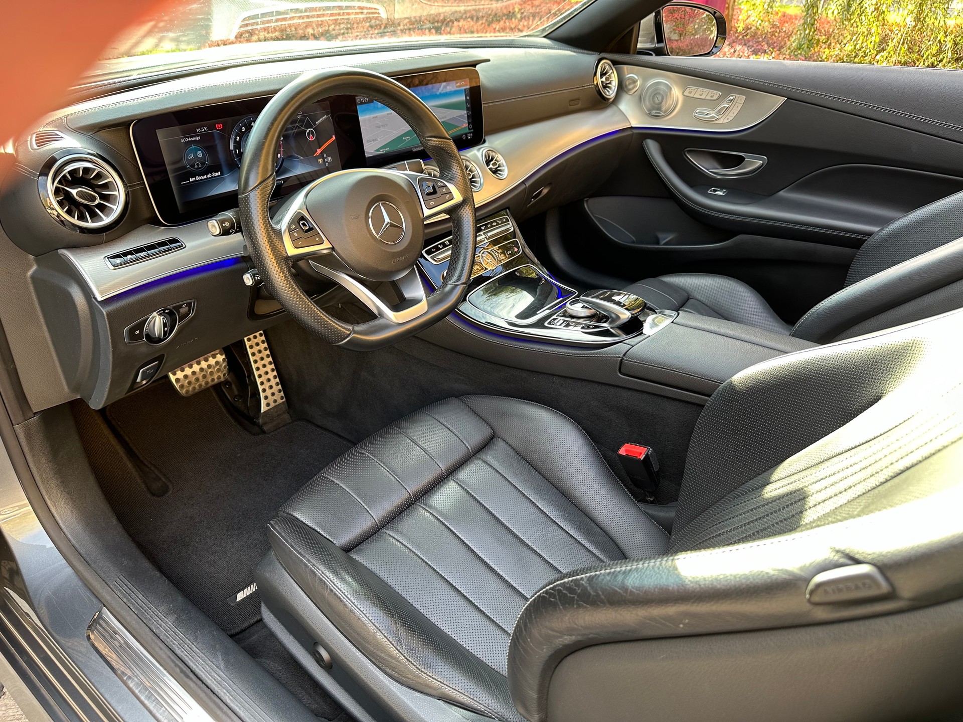 MERCEDES-BENZ E 400 Cabriolet AMG Line 4 Matic 9G-Tronic-image-5