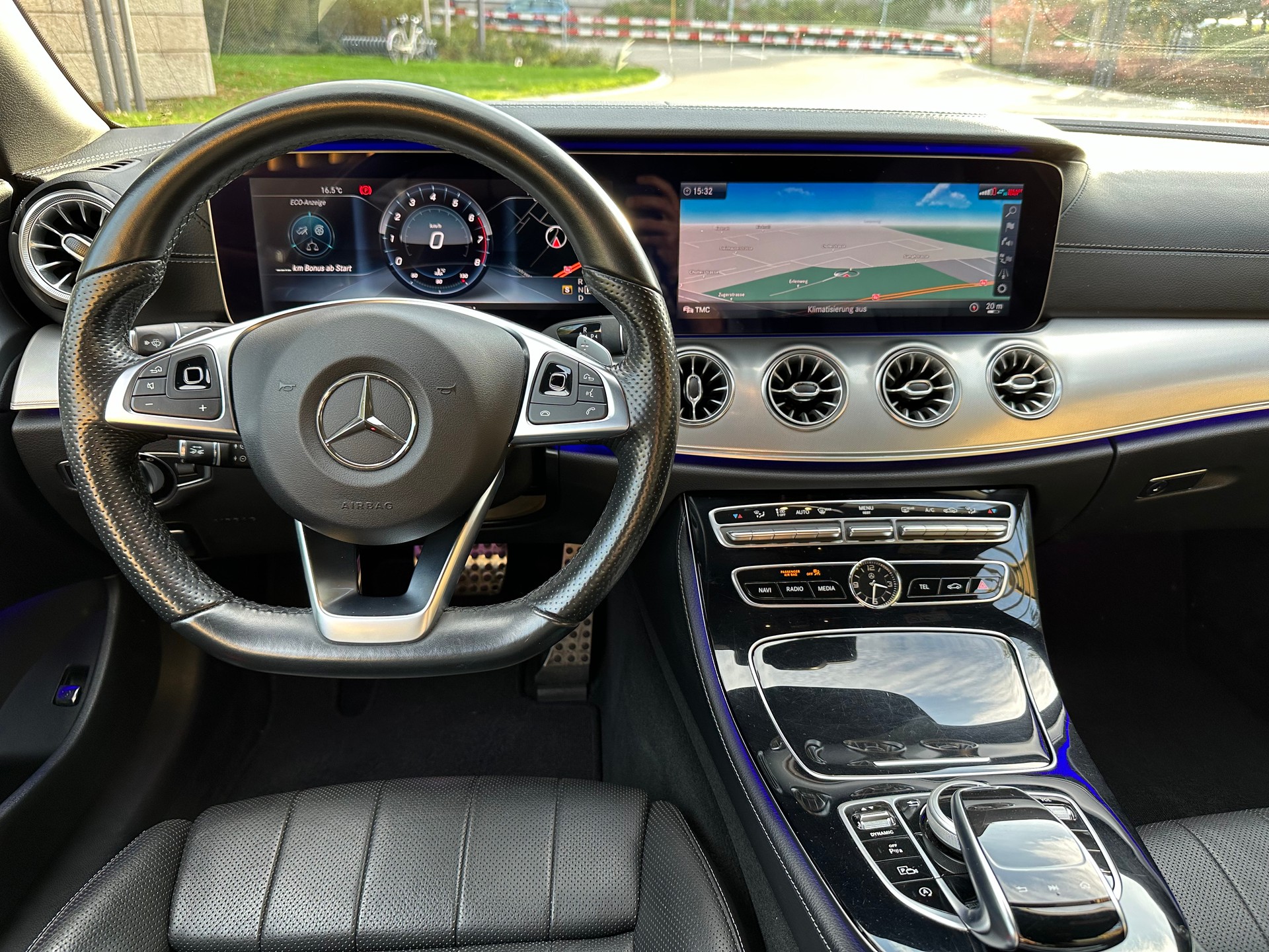 MERCEDES-BENZ E 400 Cabriolet AMG Line 4 Matic 9G-Tronic-image-10