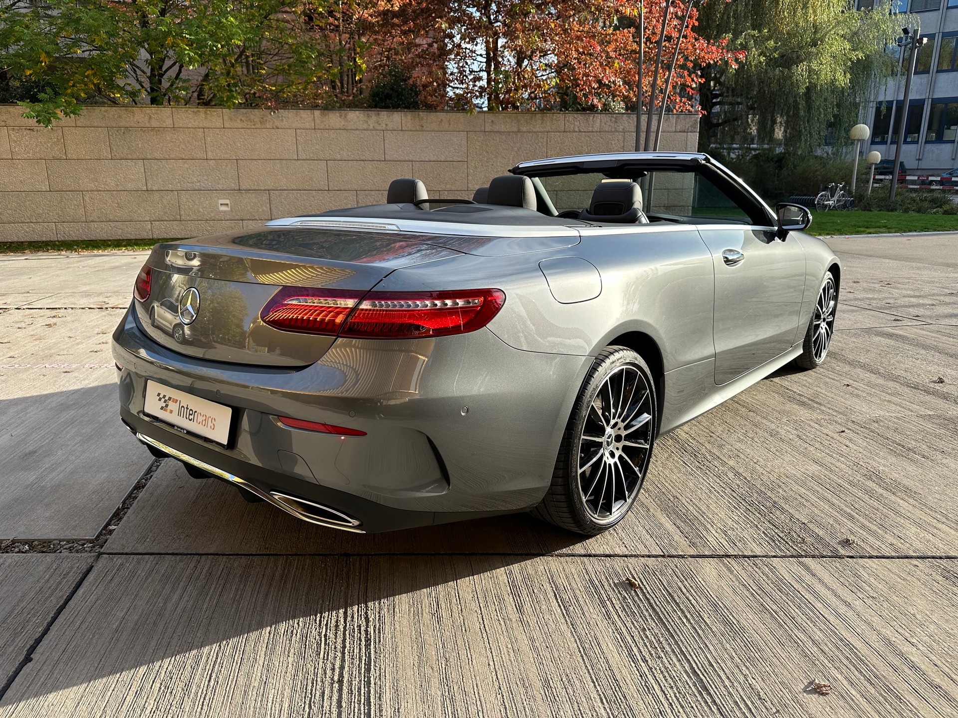 MERCEDES-BENZ E 400 Cabriolet AMG Line 4 Matic 9G-Tronic-image-4